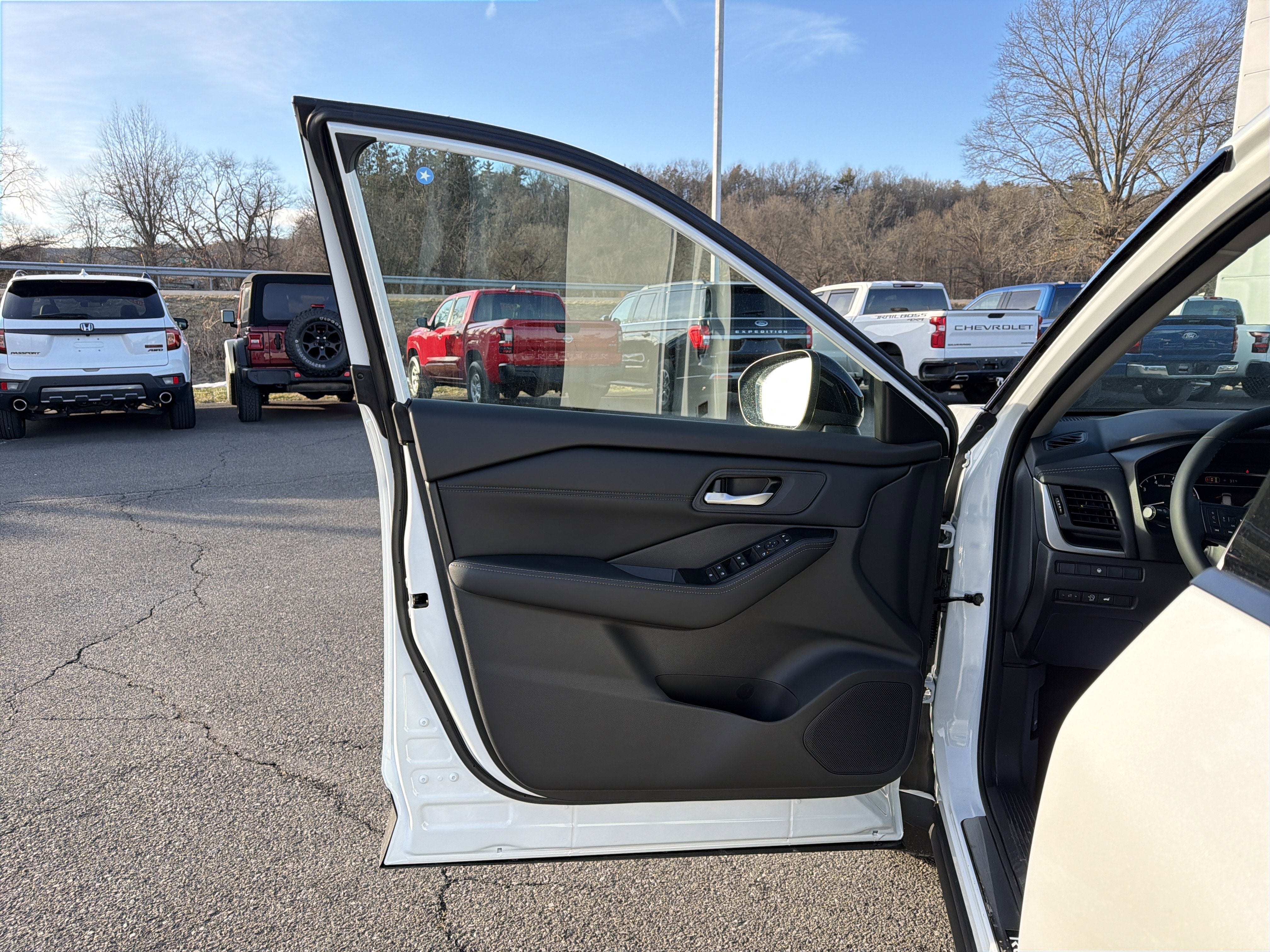 2026 Nissan Rogue Dark Armor