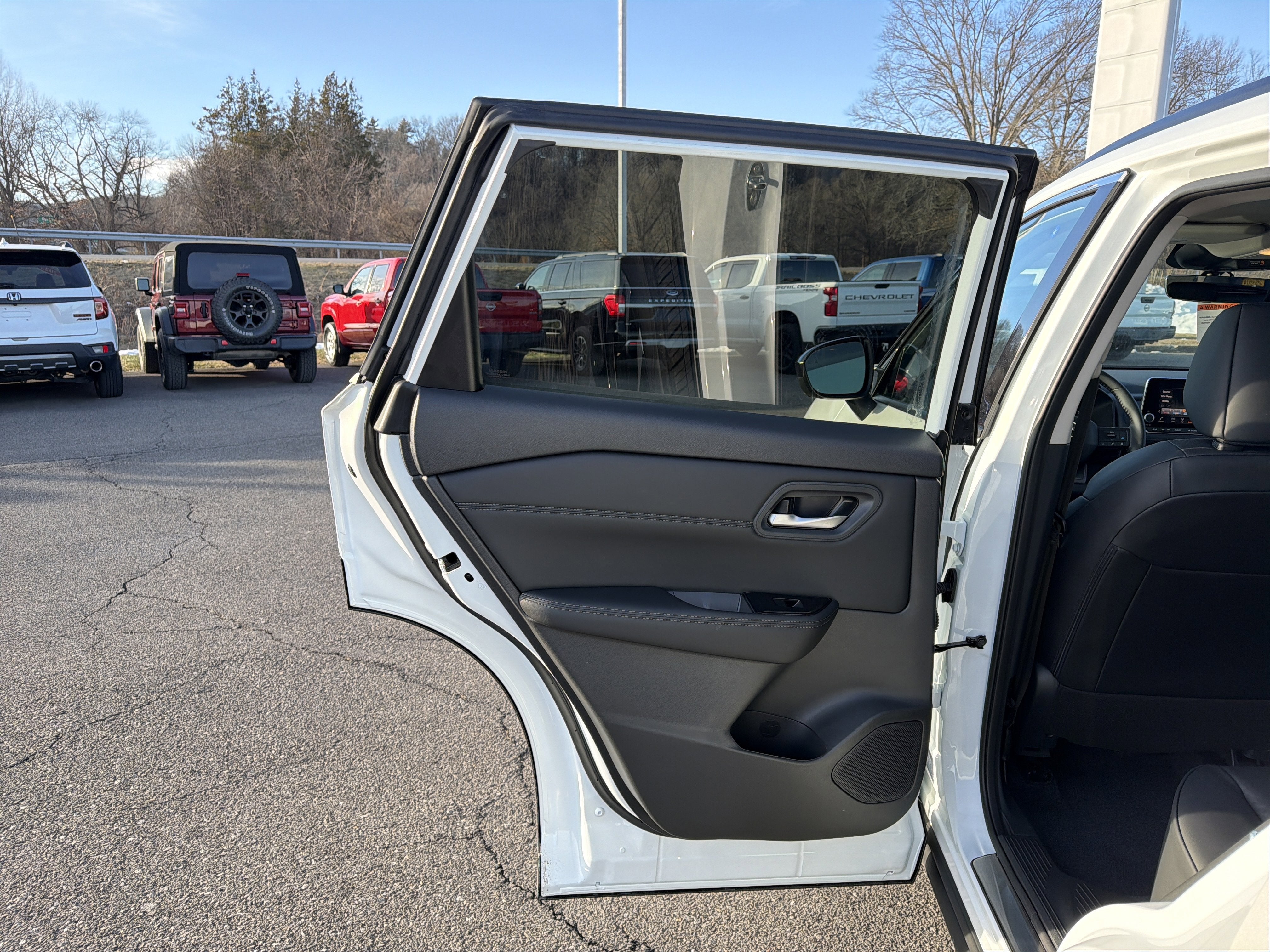 2026 Nissan Rogue Dark Armor