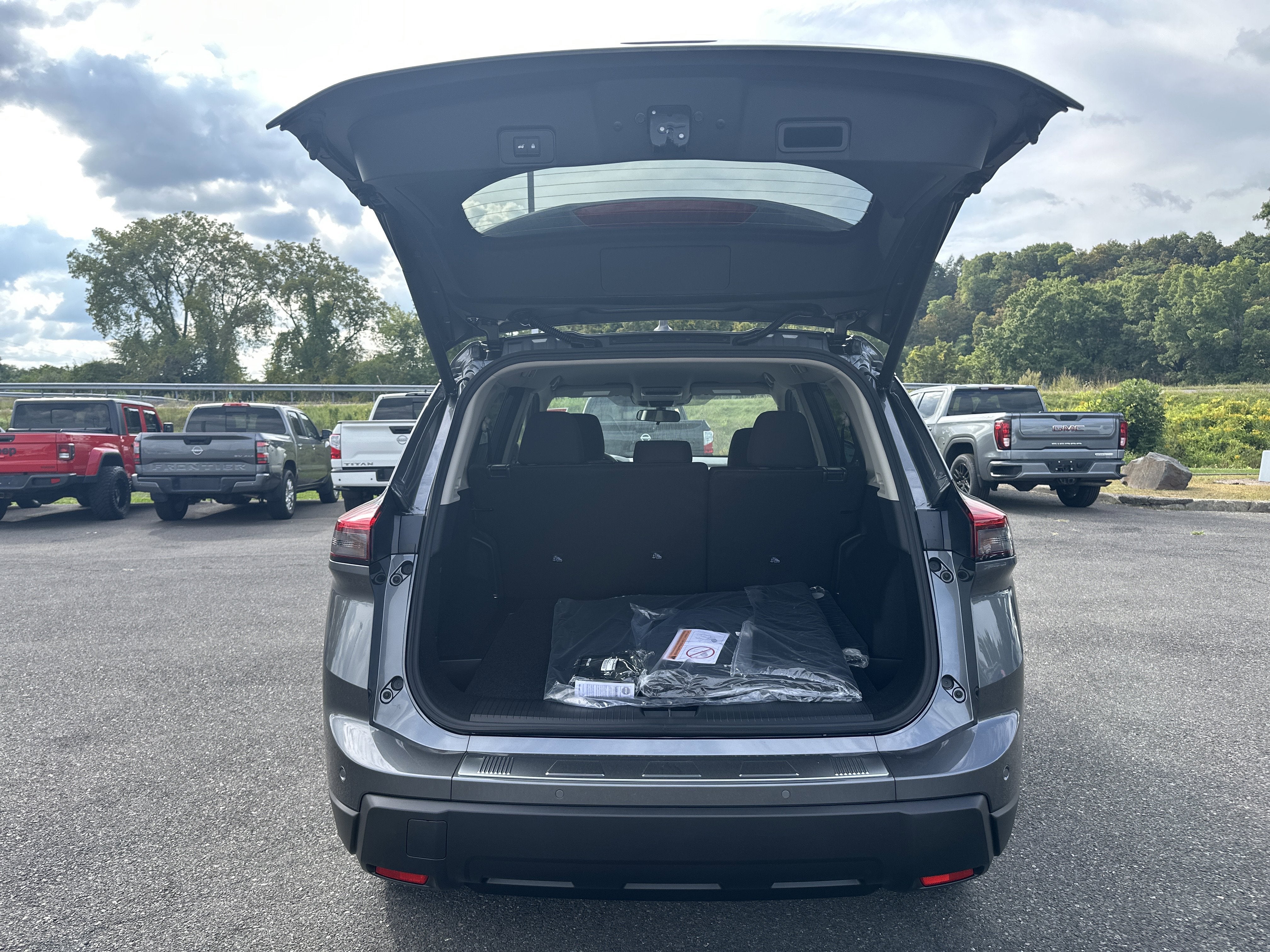 2026 Nissan Rogue SV