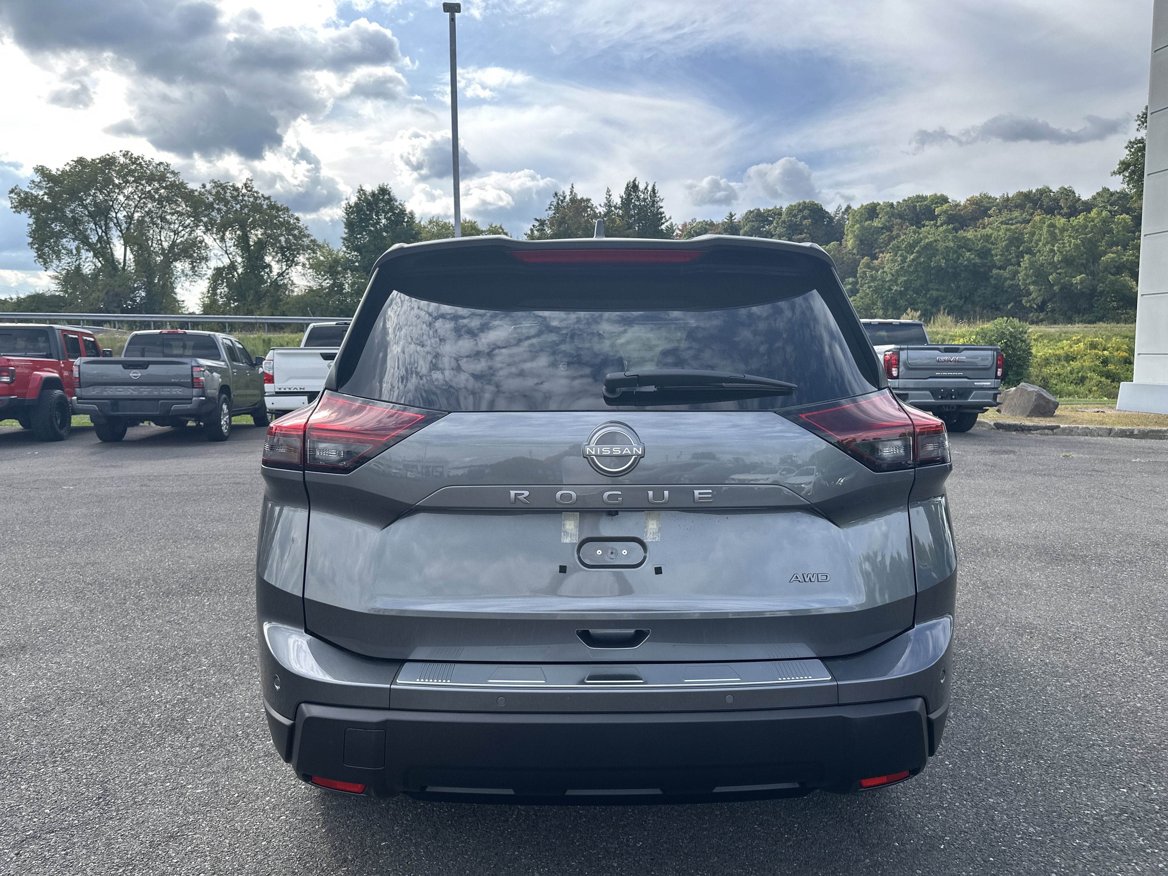 2026 Nissan Rogue SV