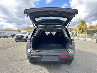 2025 Nissan Pathfinder S