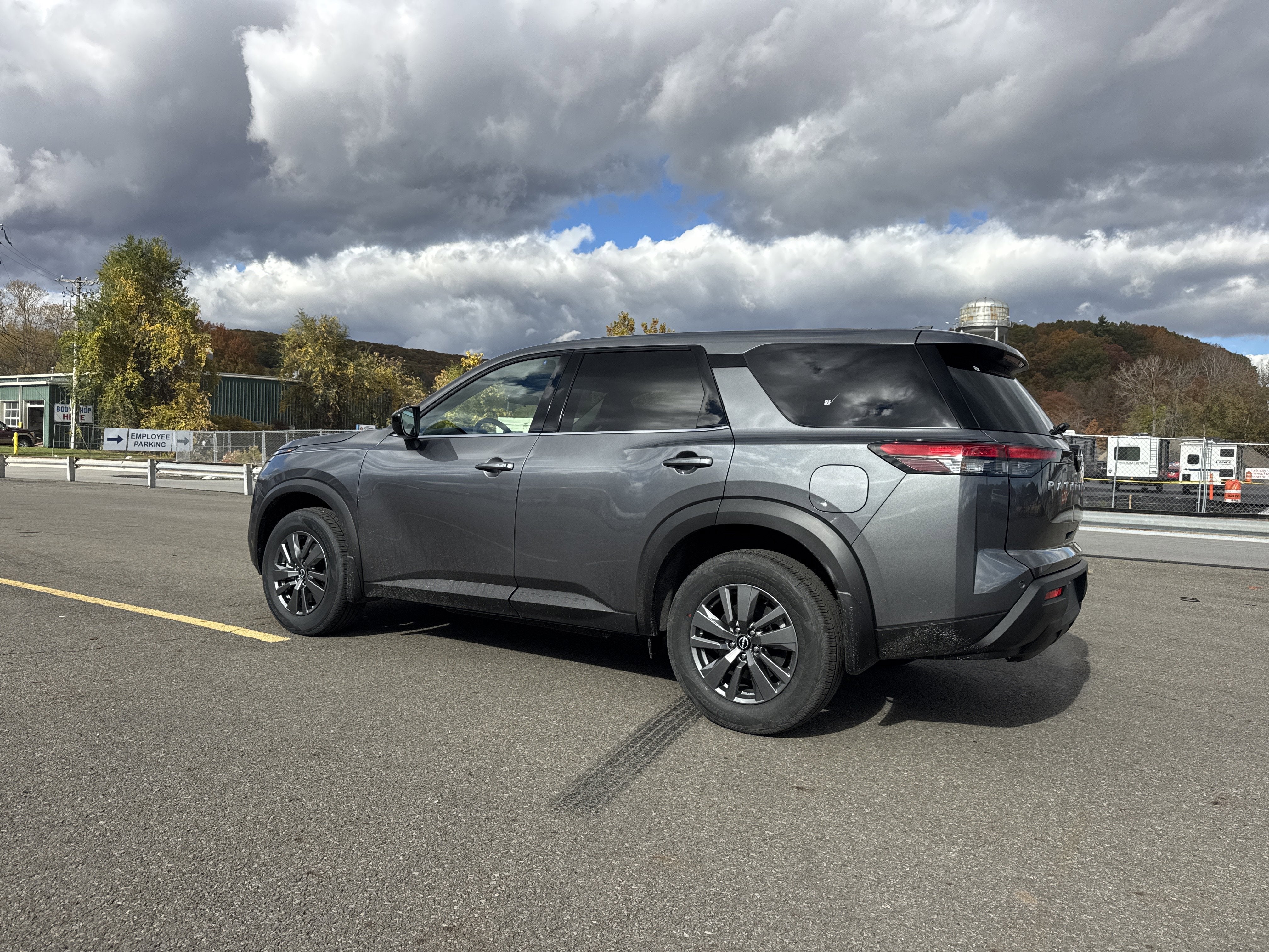 2025 Nissan Pathfinder S