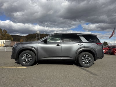 2025 Nissan Pathfinder S