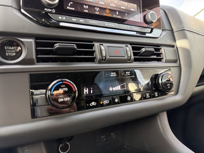 2025 Nissan Pathfinder S