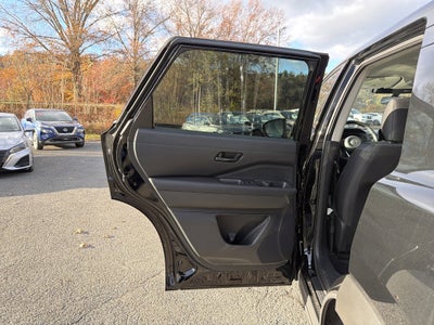 2025 Nissan Pathfinder S