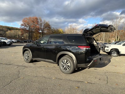 2025 Nissan Pathfinder S