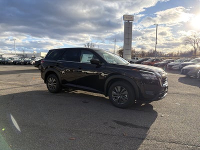 2025 Nissan Pathfinder S