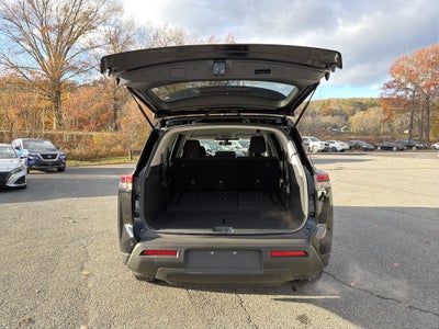 2025 Nissan Pathfinder S