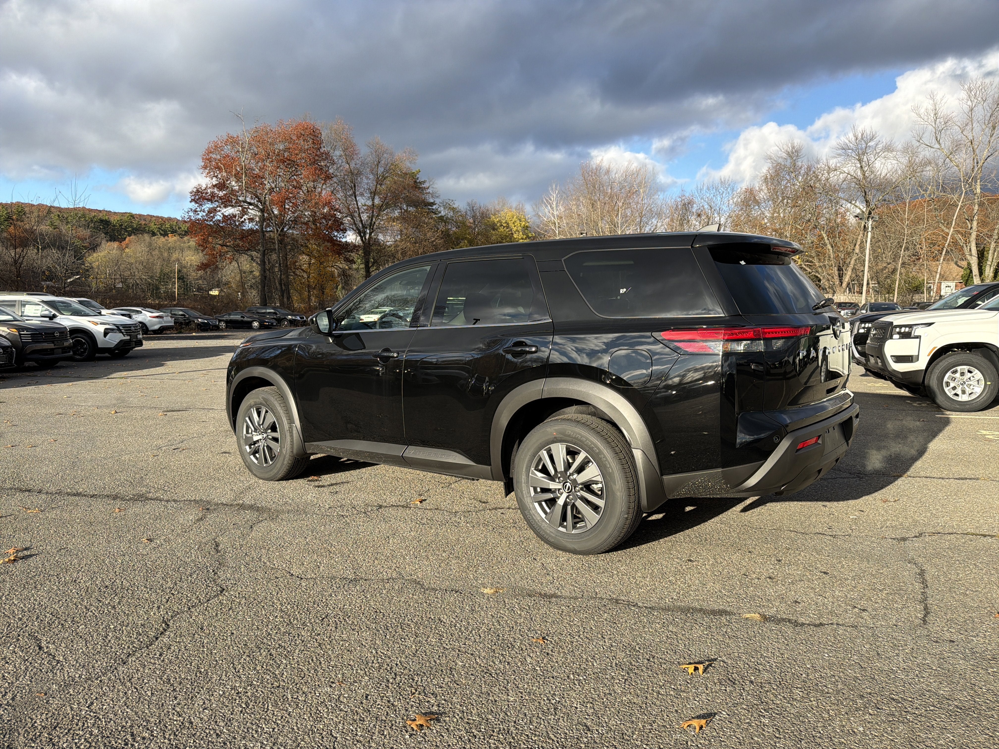 2025 Nissan Pathfinder S