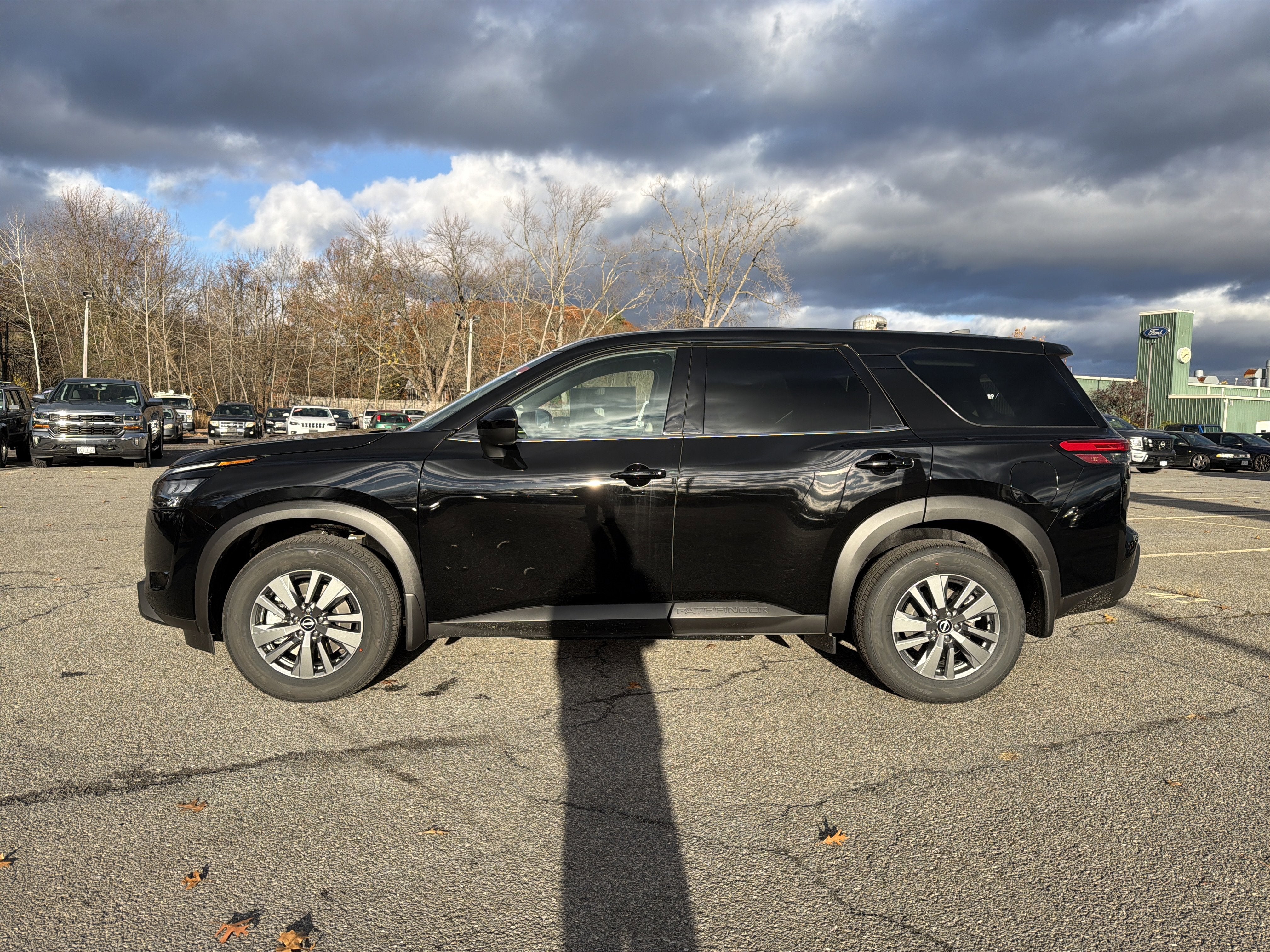 2025 Nissan Pathfinder S