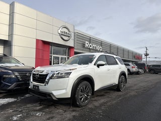 2025 Nissan Pathfinder SV