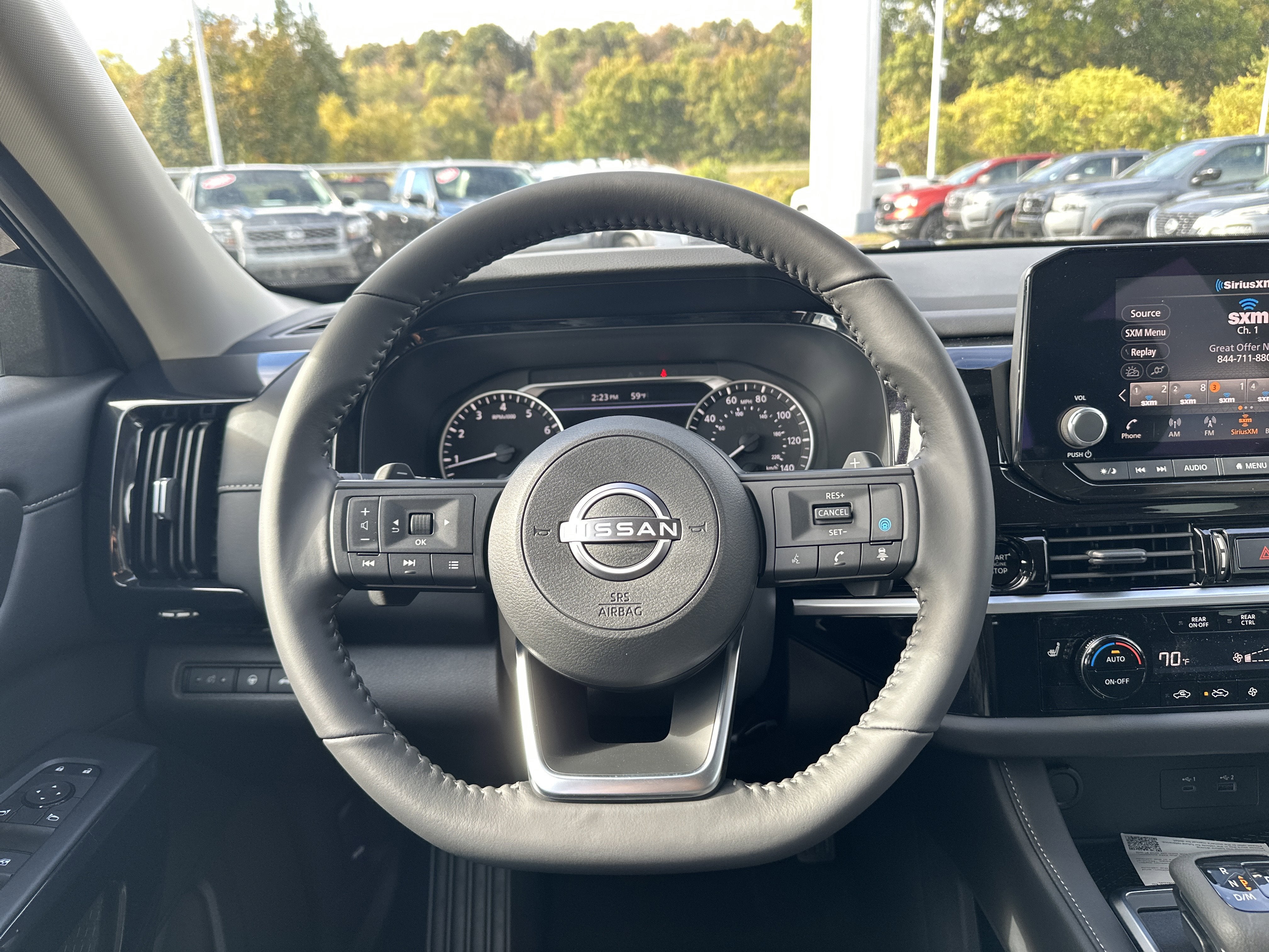 2025 Nissan Pathfinder SV