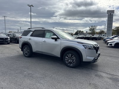 2025 Nissan Pathfinder SV