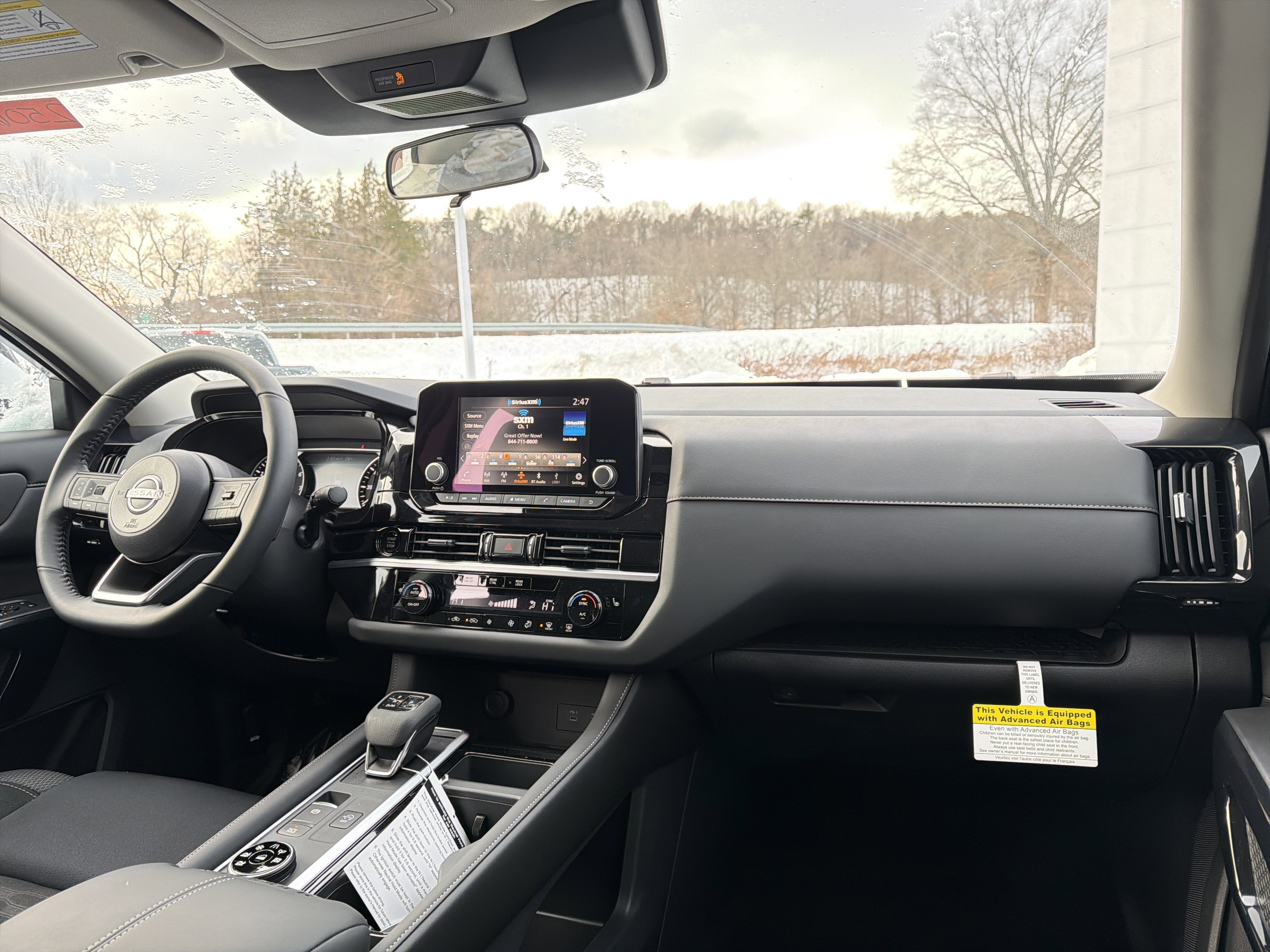 2025 Nissan Pathfinder SV