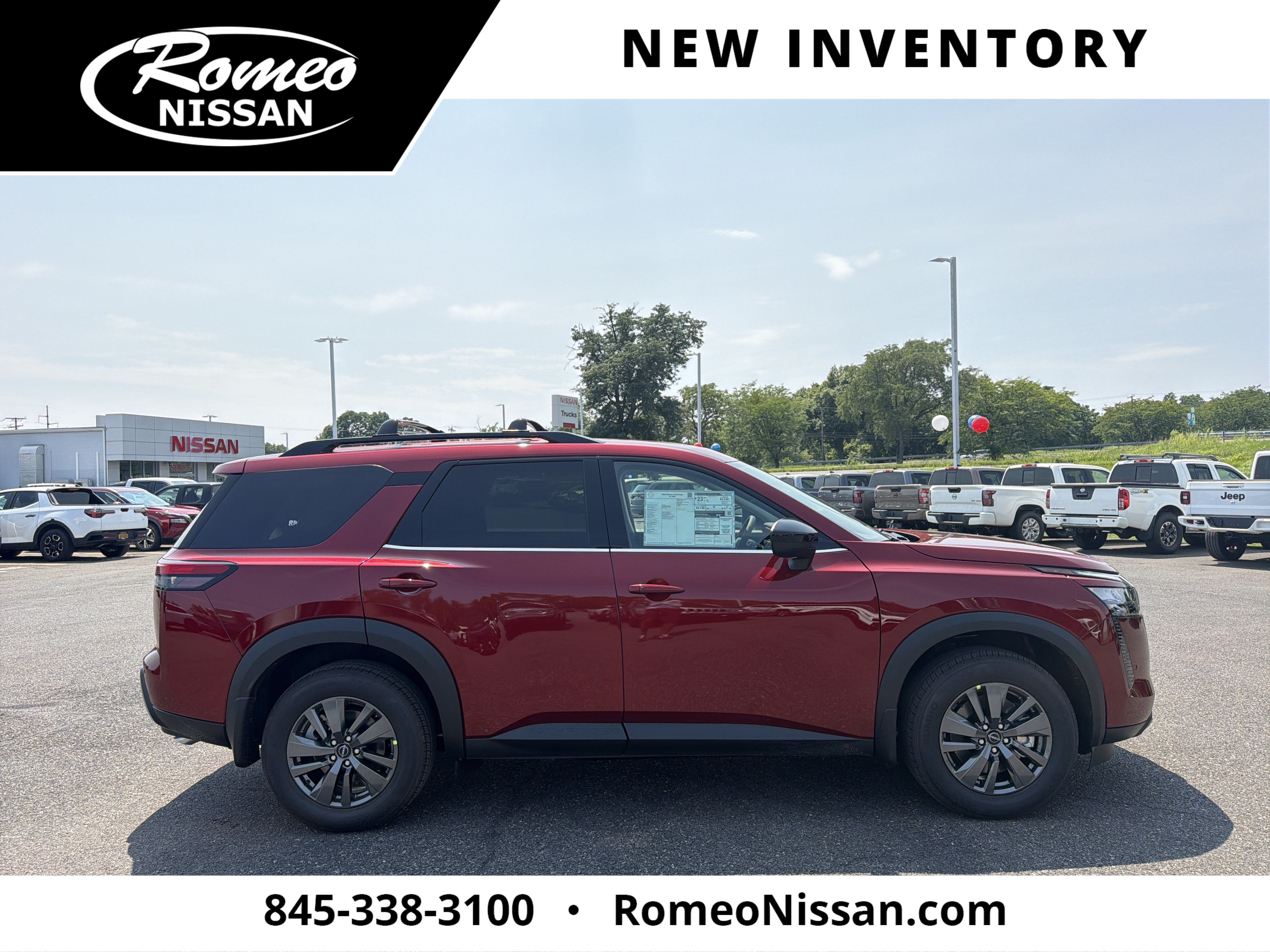 2026 Nissan Pathfinder SV