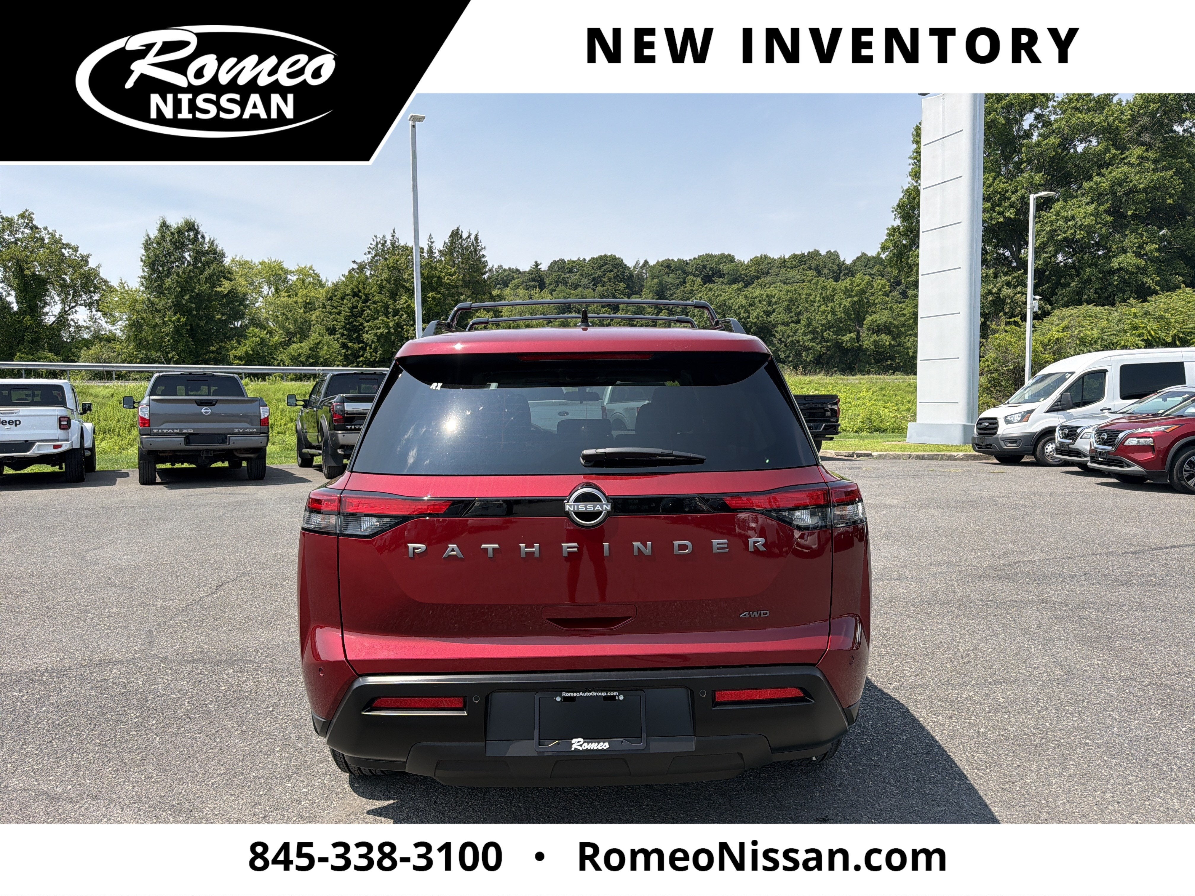 2026 Nissan Pathfinder SV