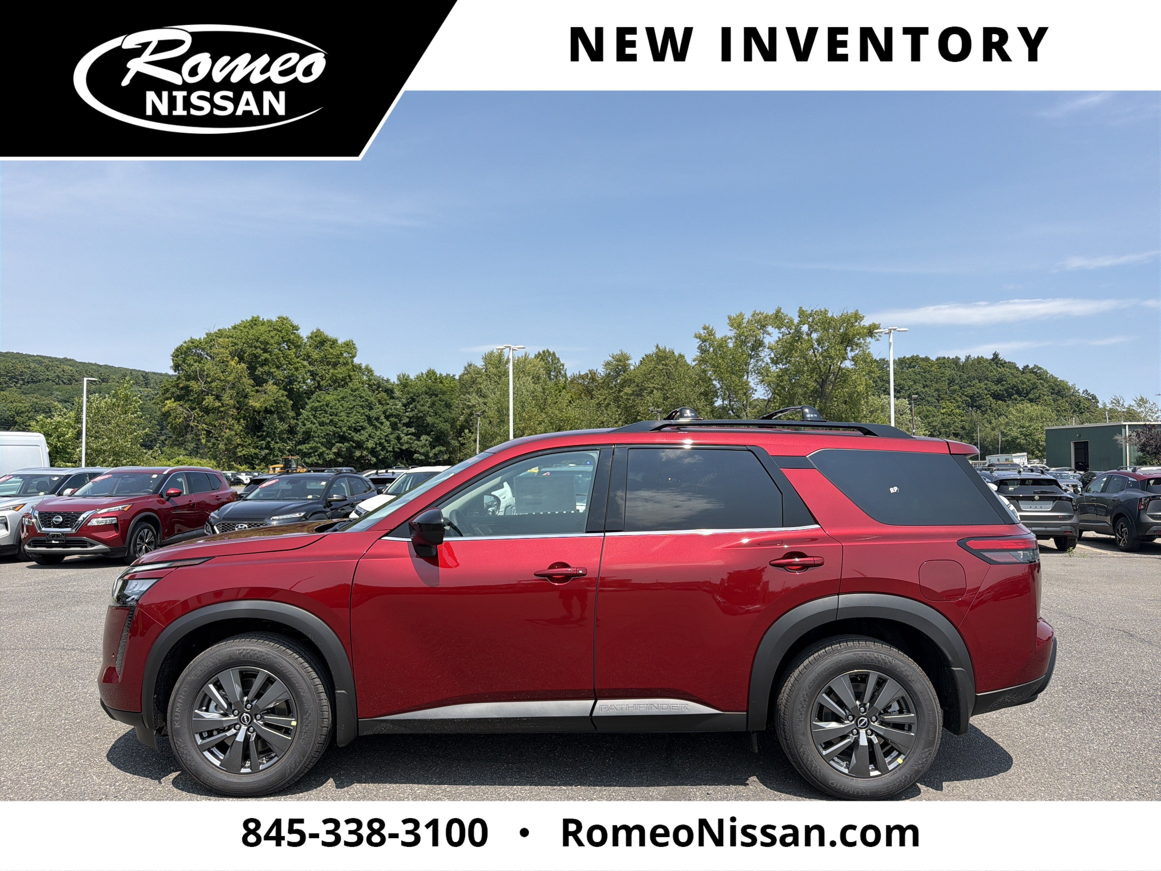 2026 Nissan Pathfinder SV