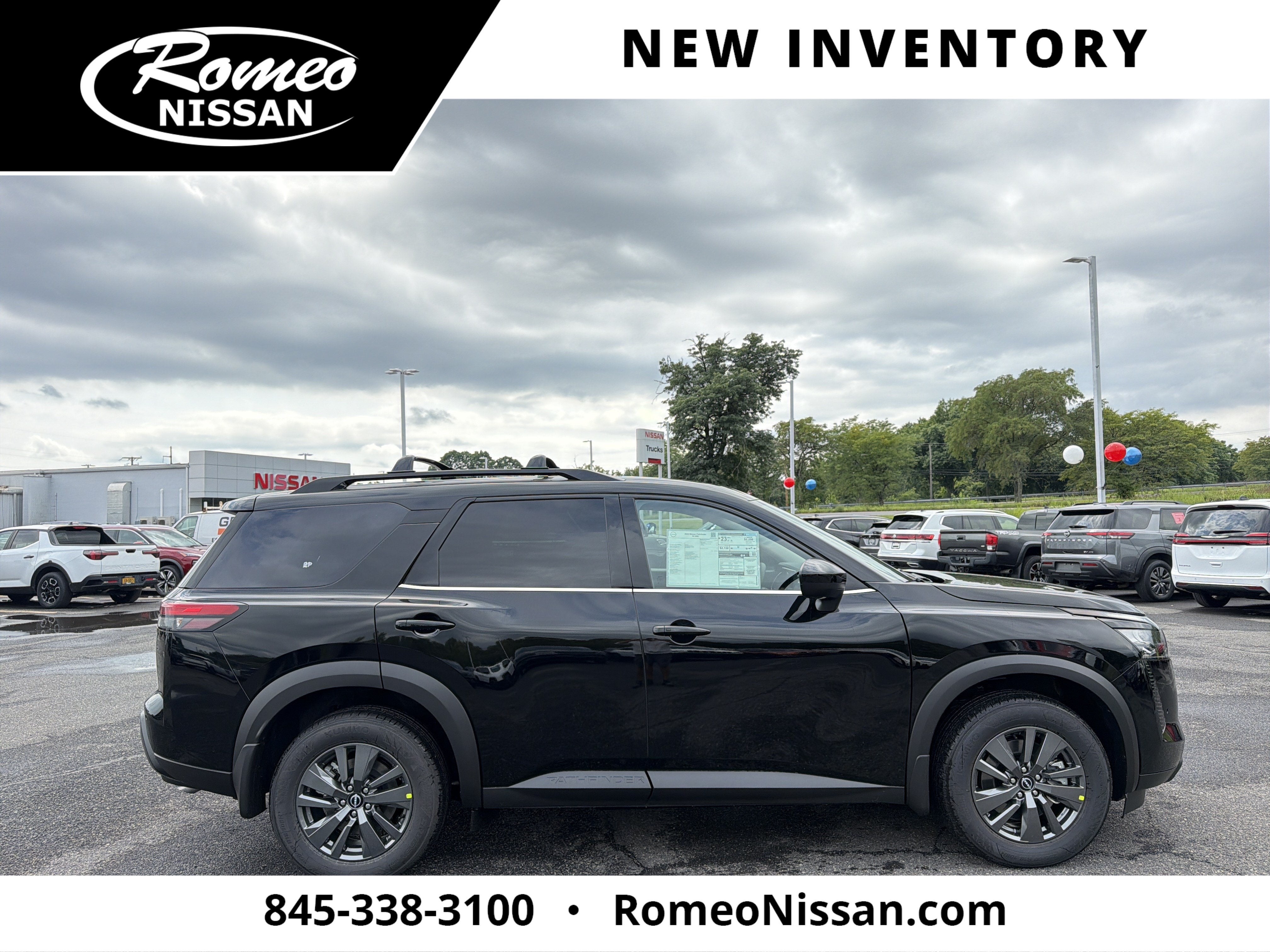 2026 Nissan Pathfinder SV
