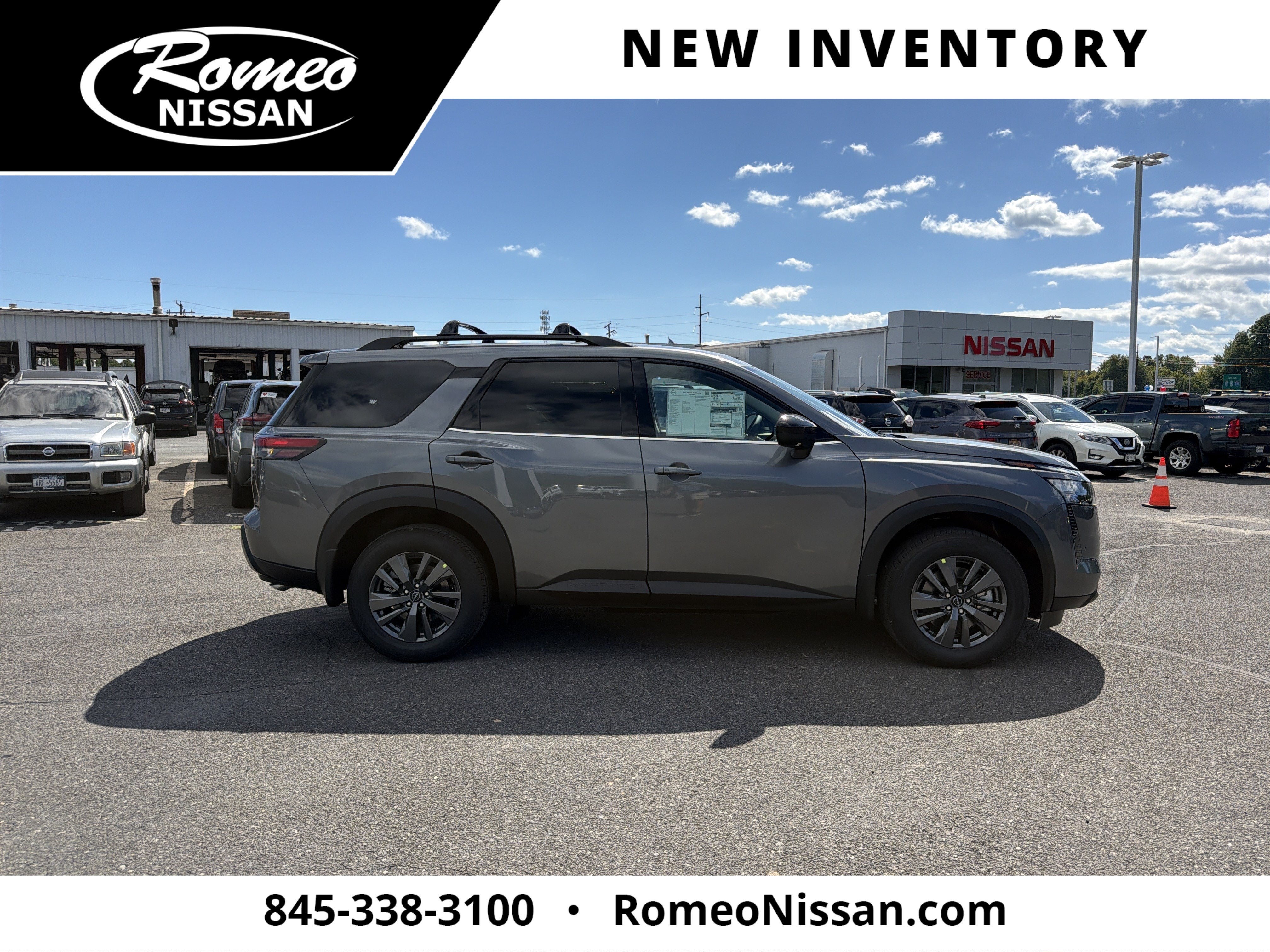 2026 Nissan Pathfinder SV
