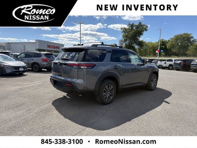 2026 Nissan Pathfinder SV