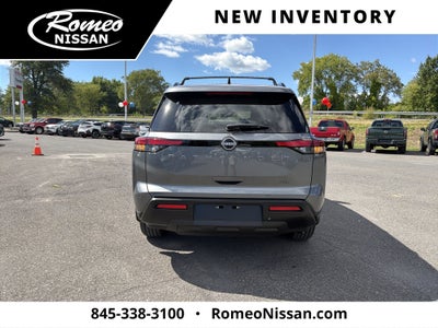 2026 Nissan Pathfinder SV