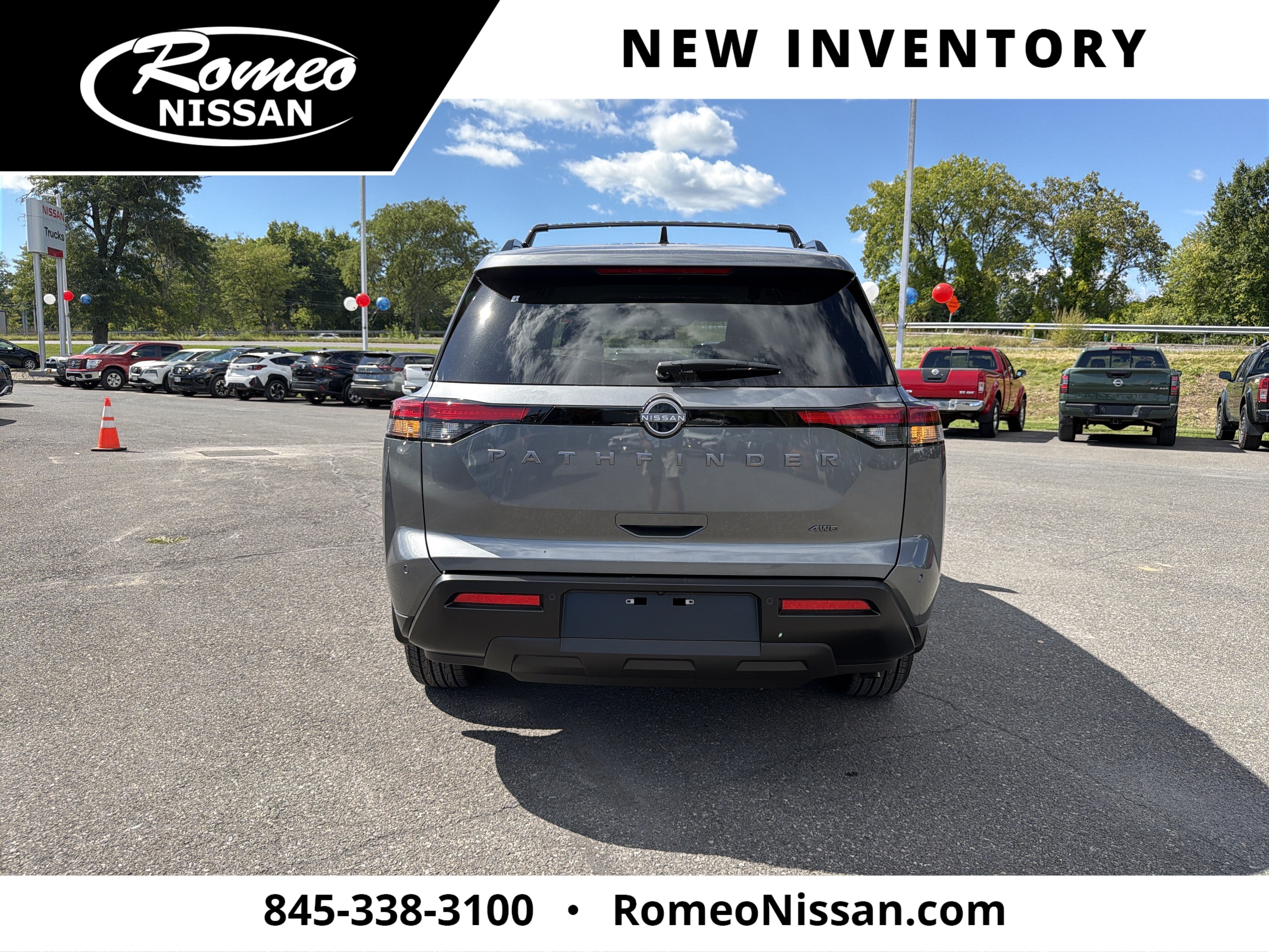 2026 Nissan Pathfinder SV