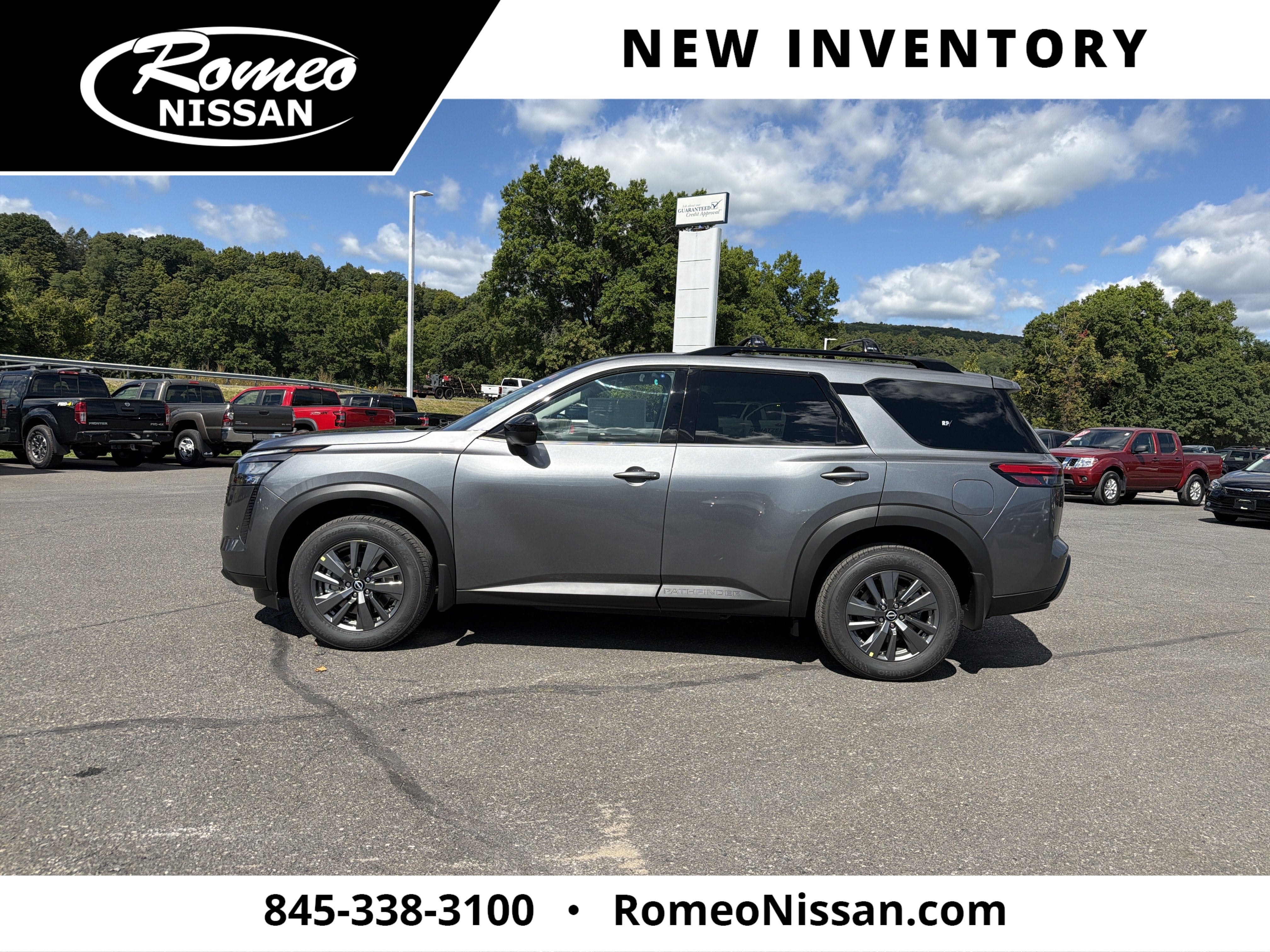 2026 Nissan Pathfinder SV