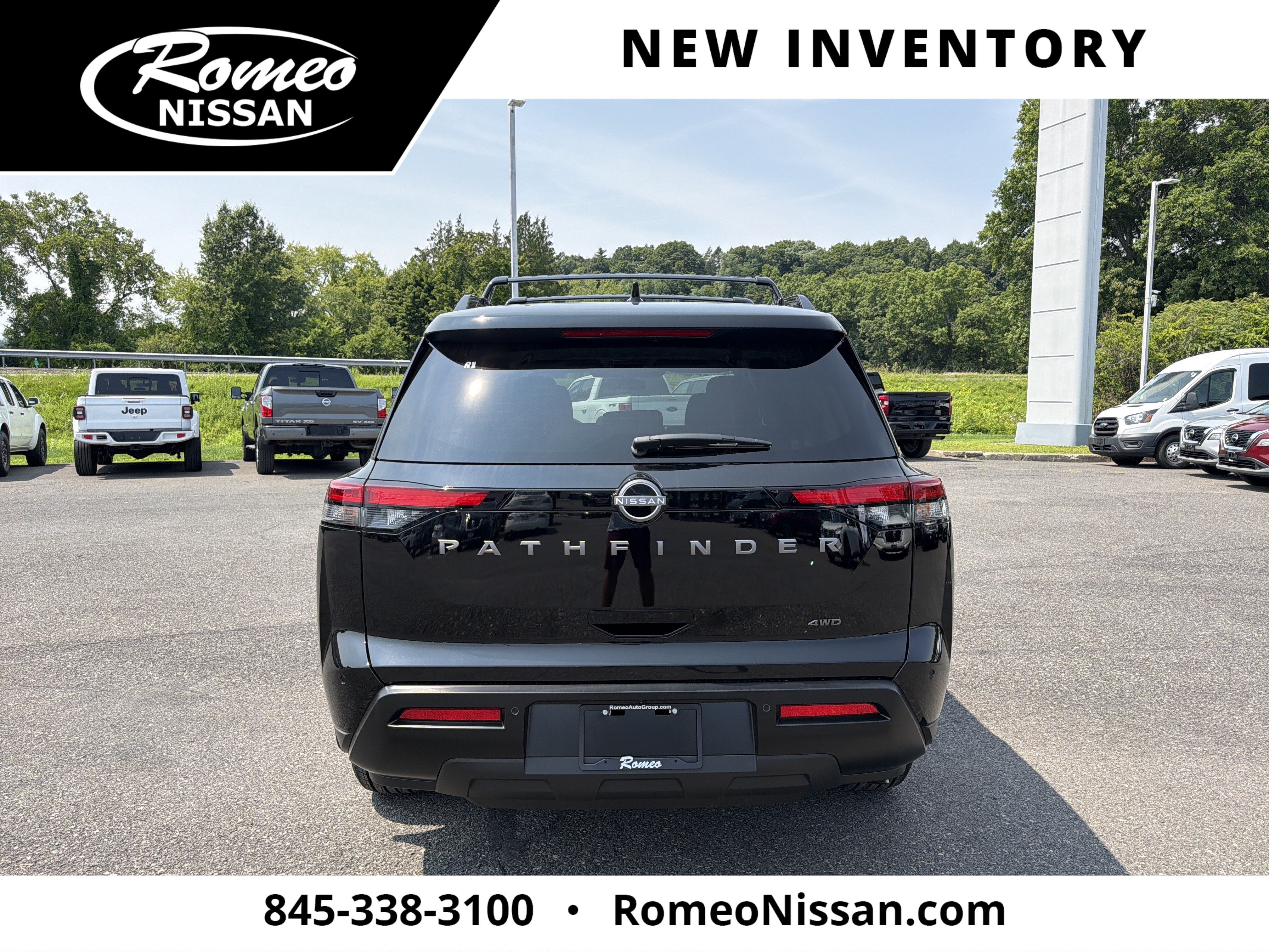2026 Nissan Pathfinder SV