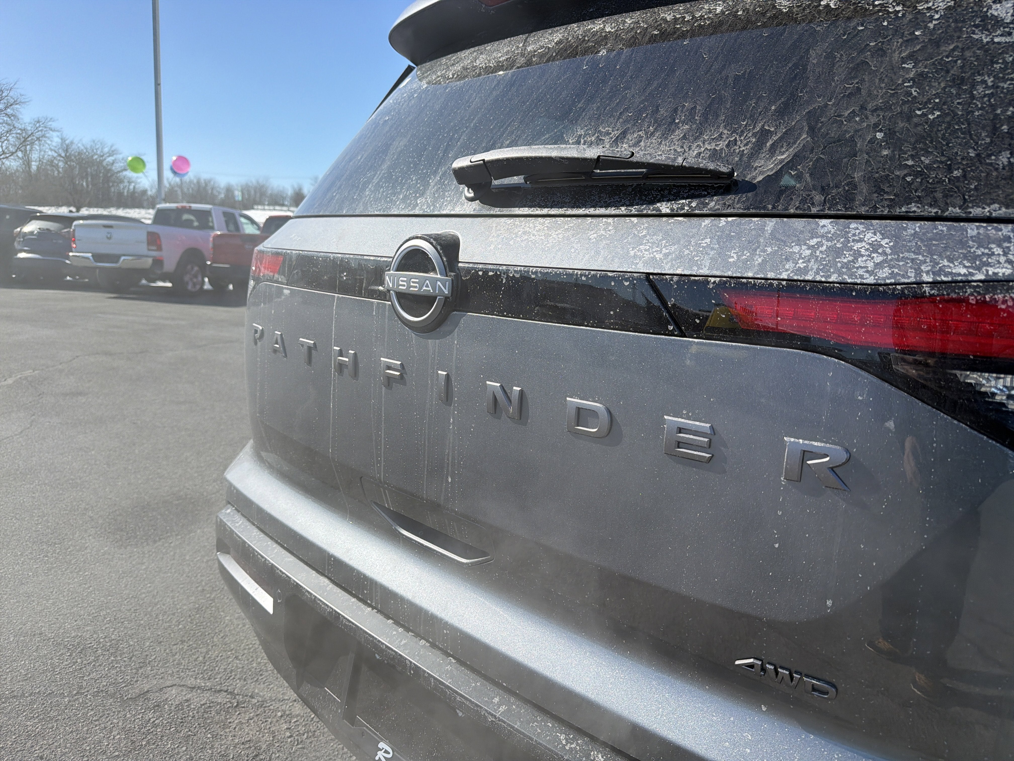 2026 Nissan Pathfinder SV