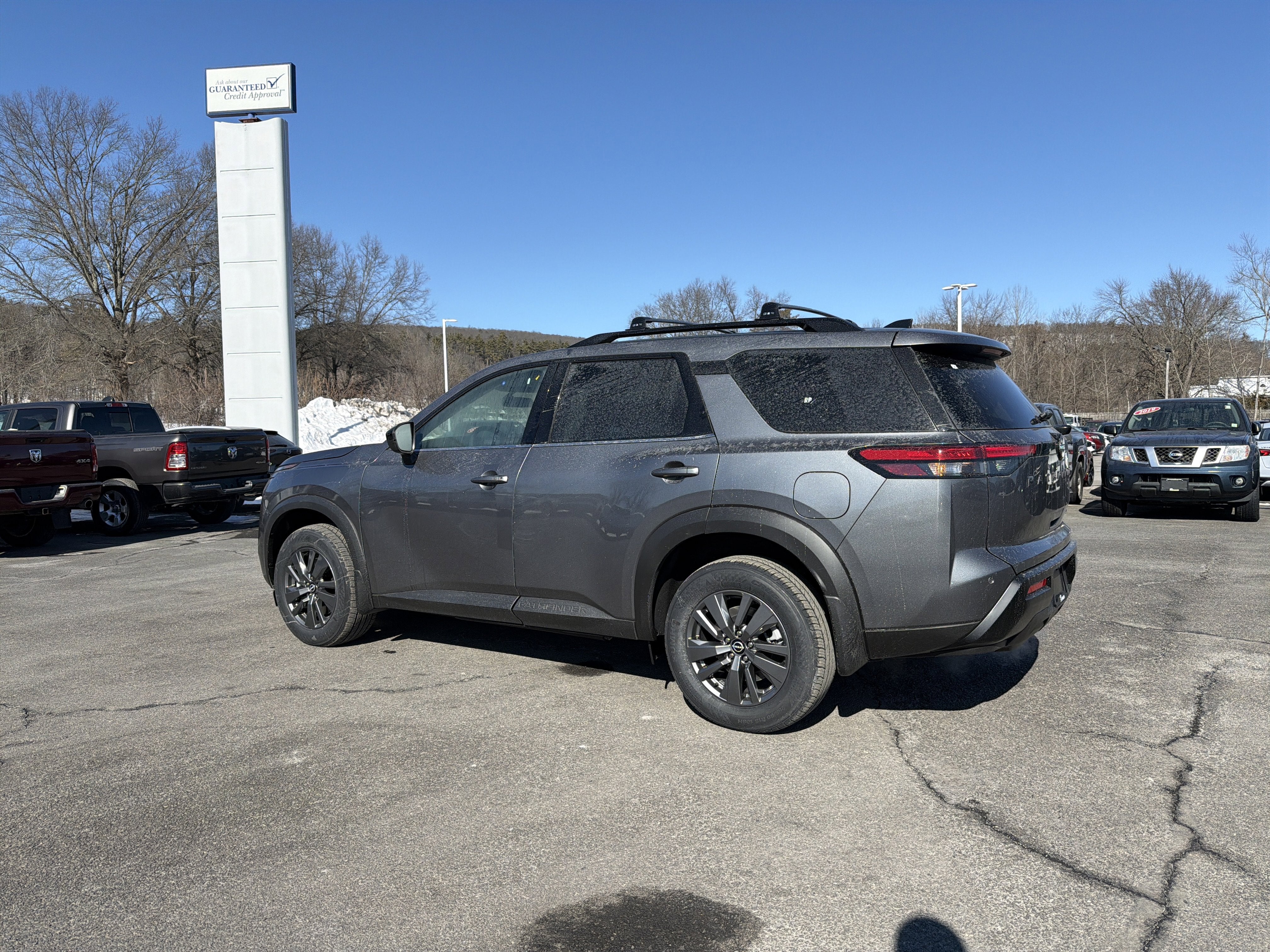2026 Nissan Pathfinder SV