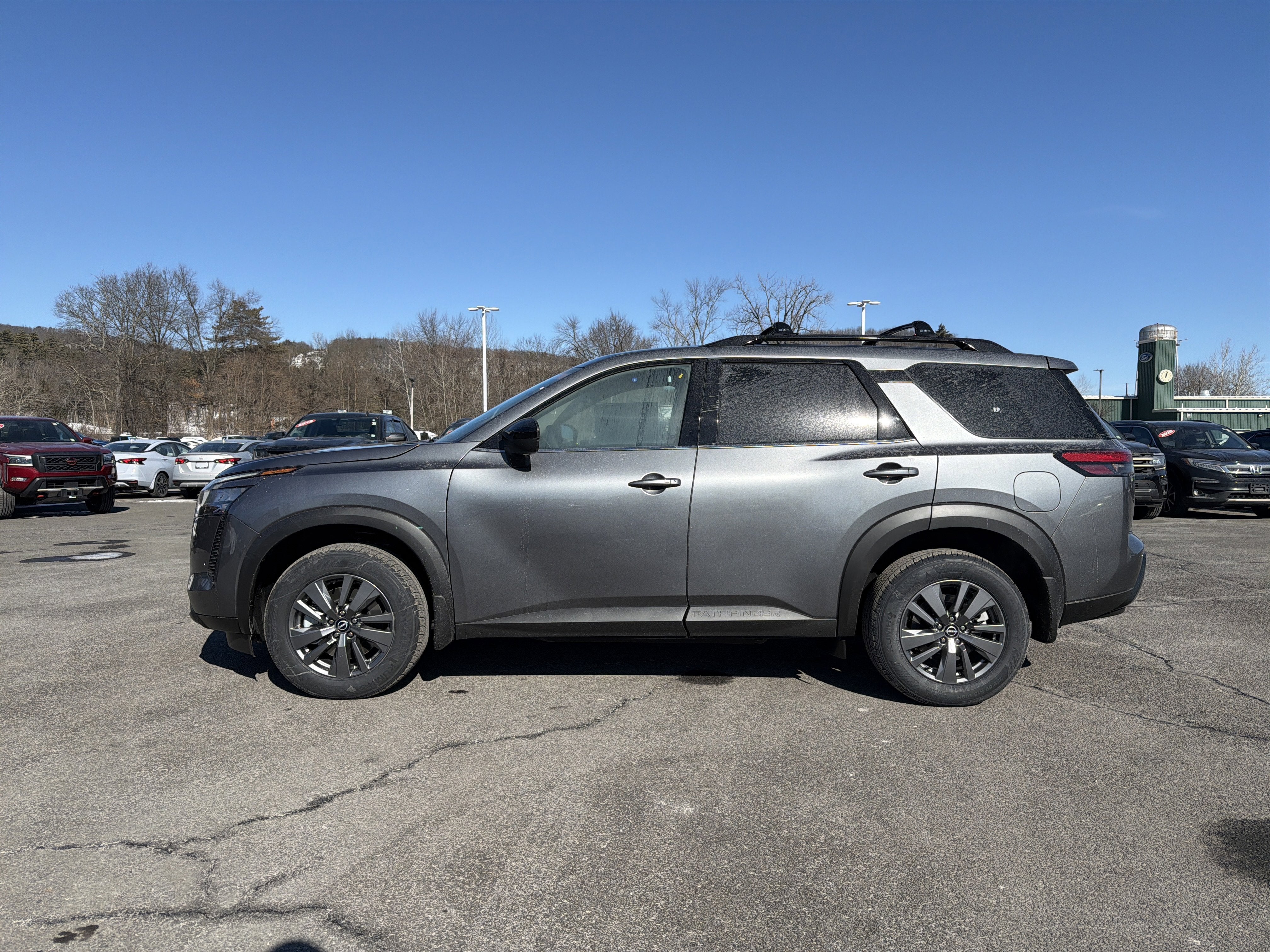 2026 Nissan Pathfinder SV