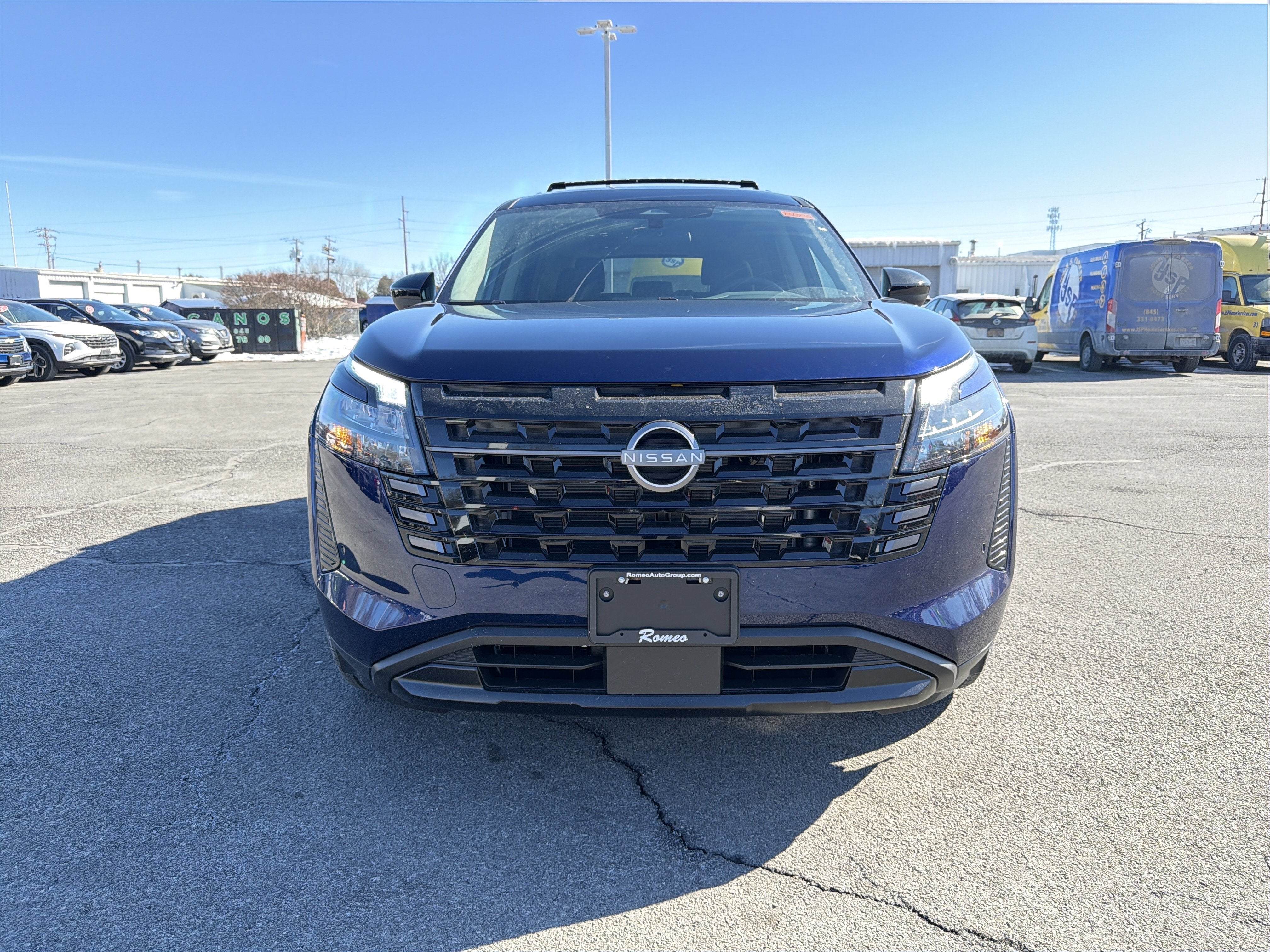 2026 Nissan Pathfinder SV