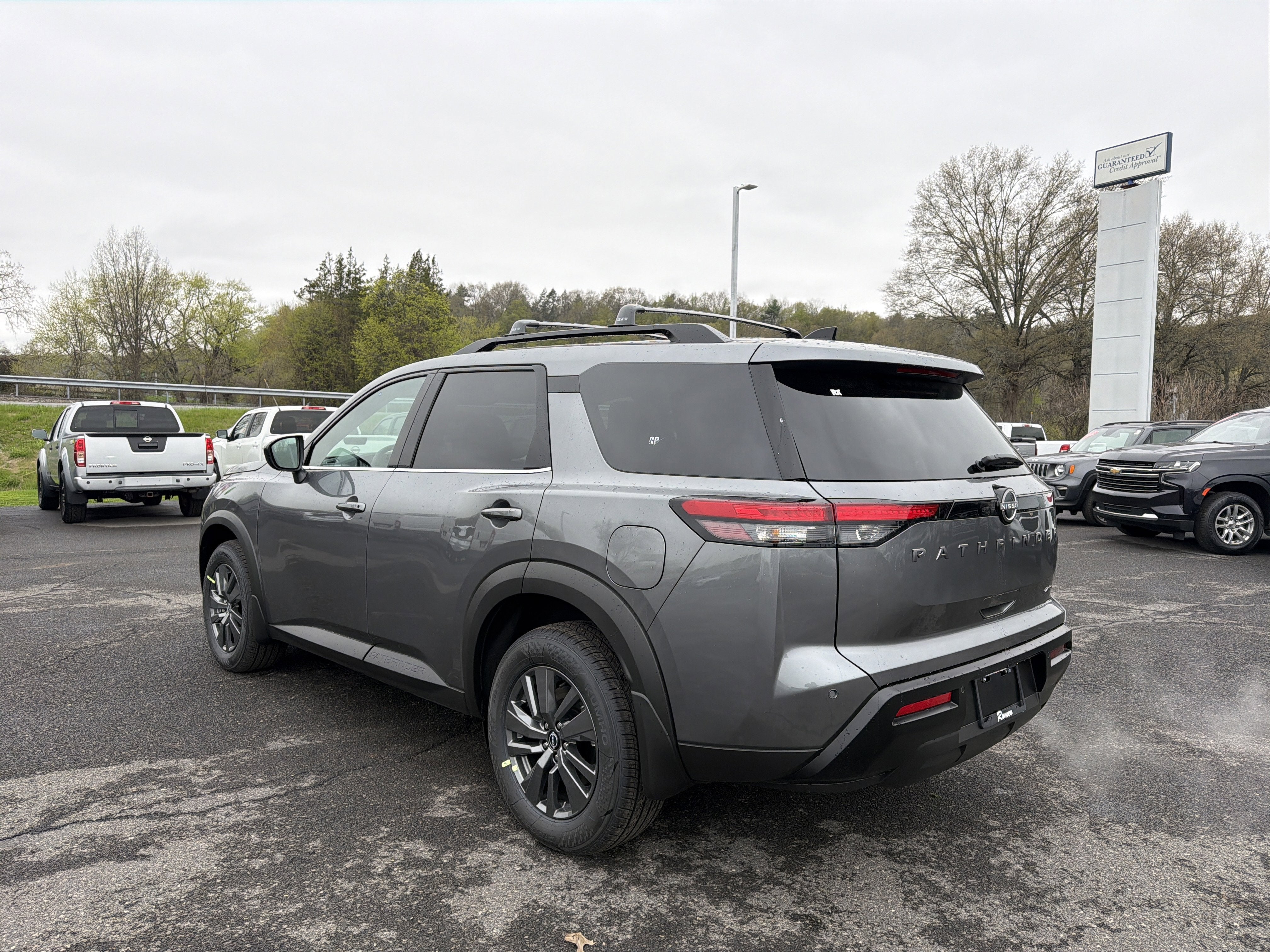2026 Nissan Pathfinder SV