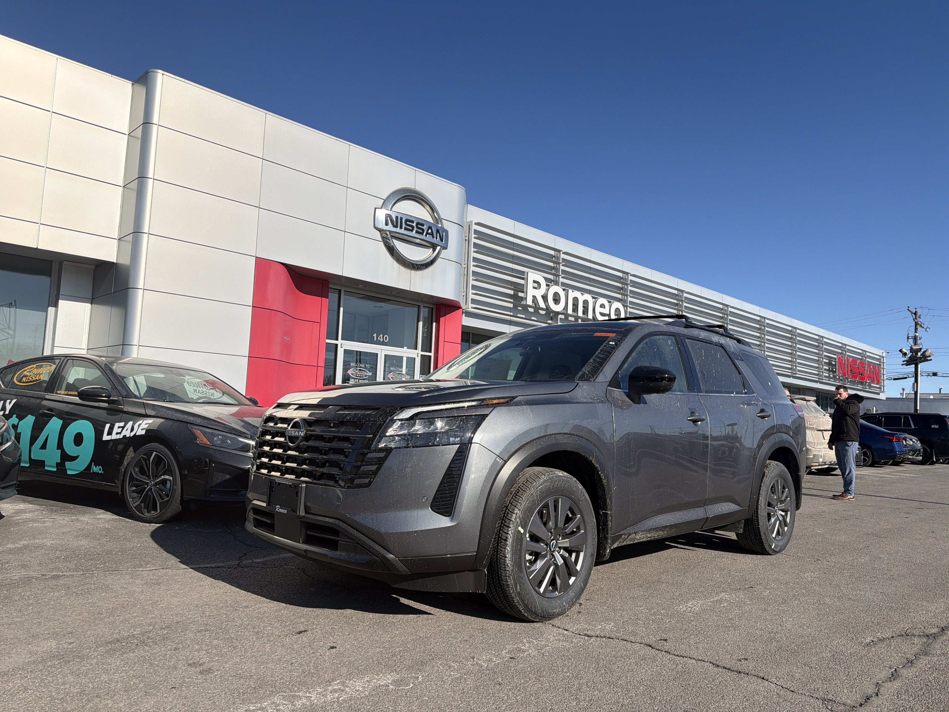 2026 Nissan Pathfinder SV