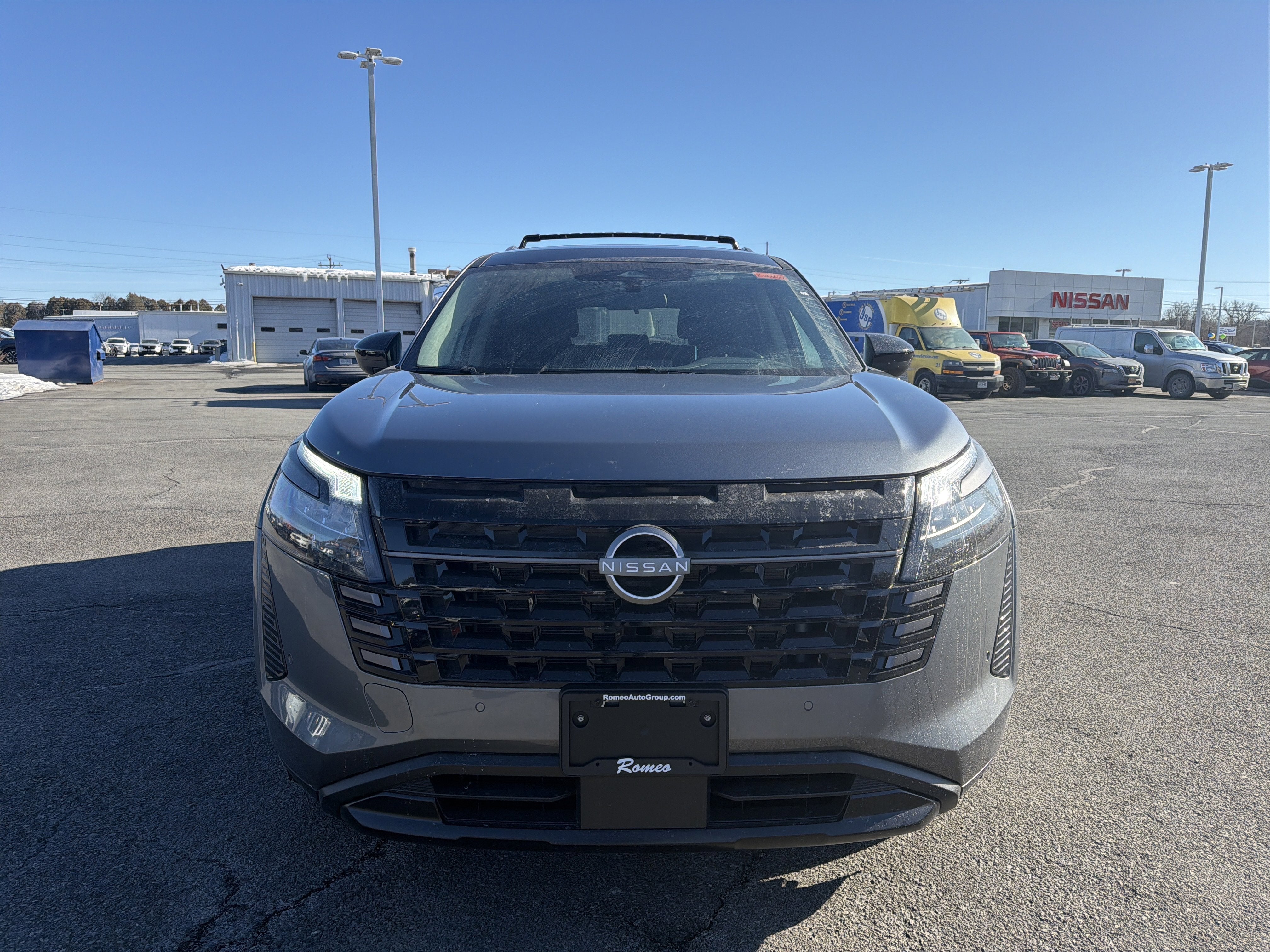 2026 Nissan Pathfinder SV