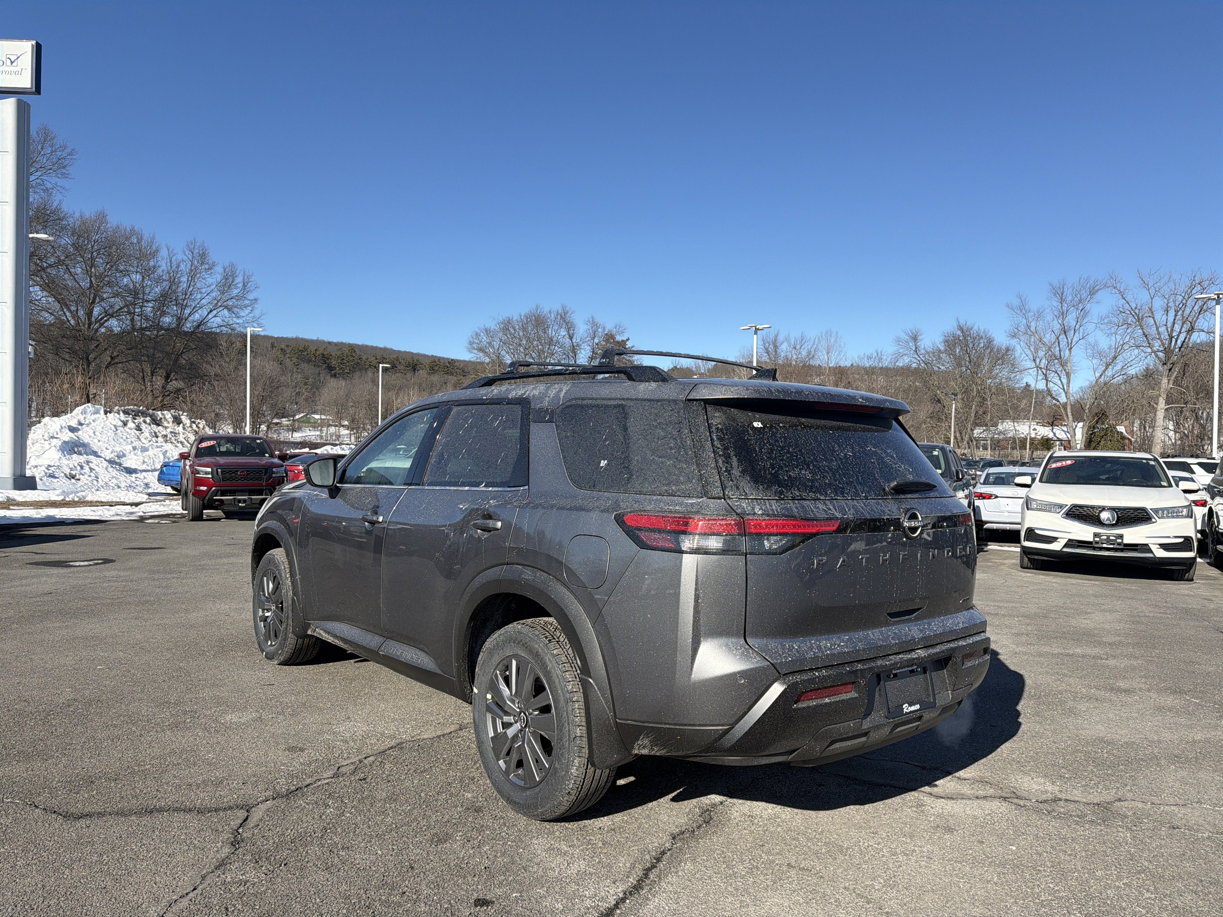 2026 Nissan Pathfinder SV