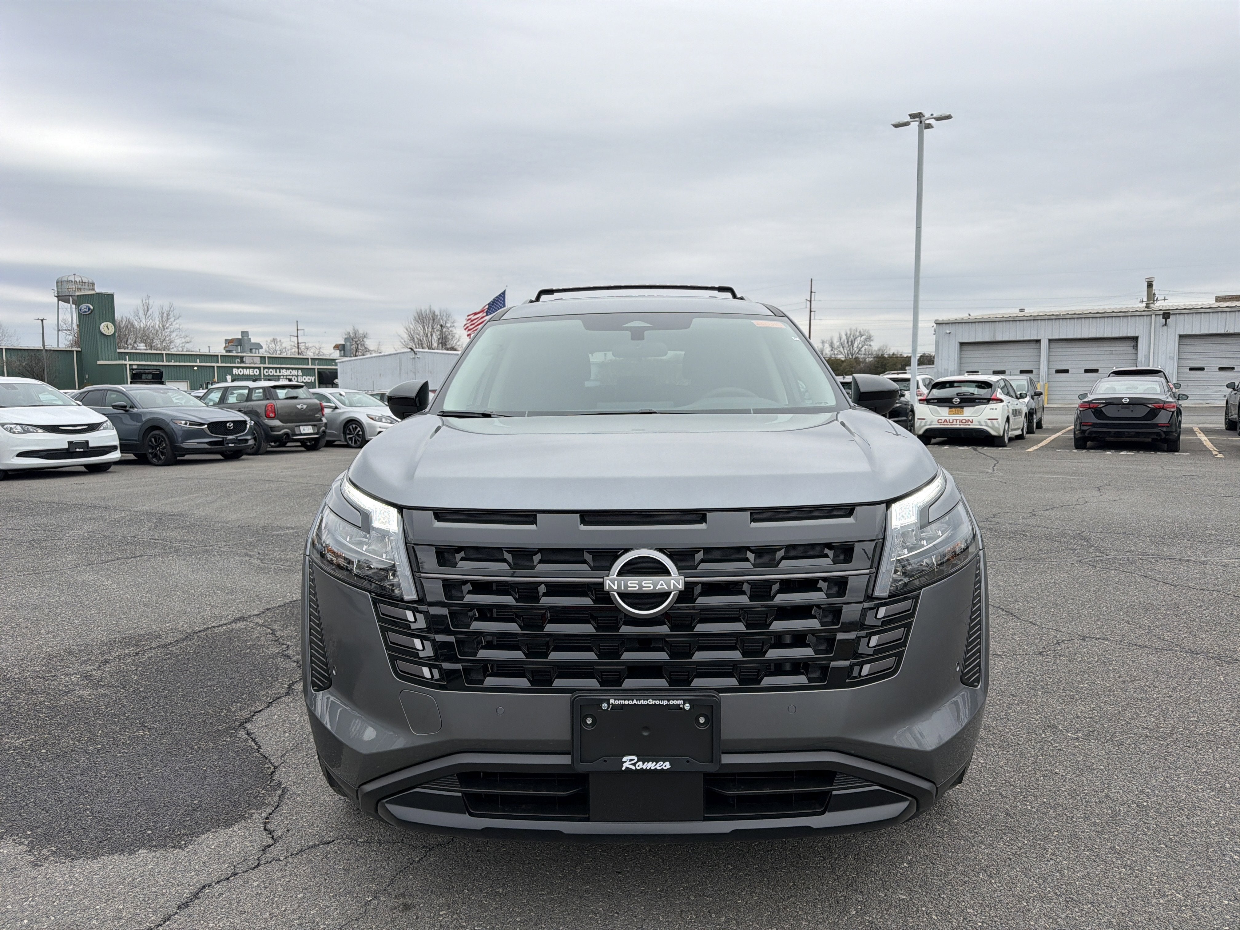 2026 Nissan Pathfinder SV