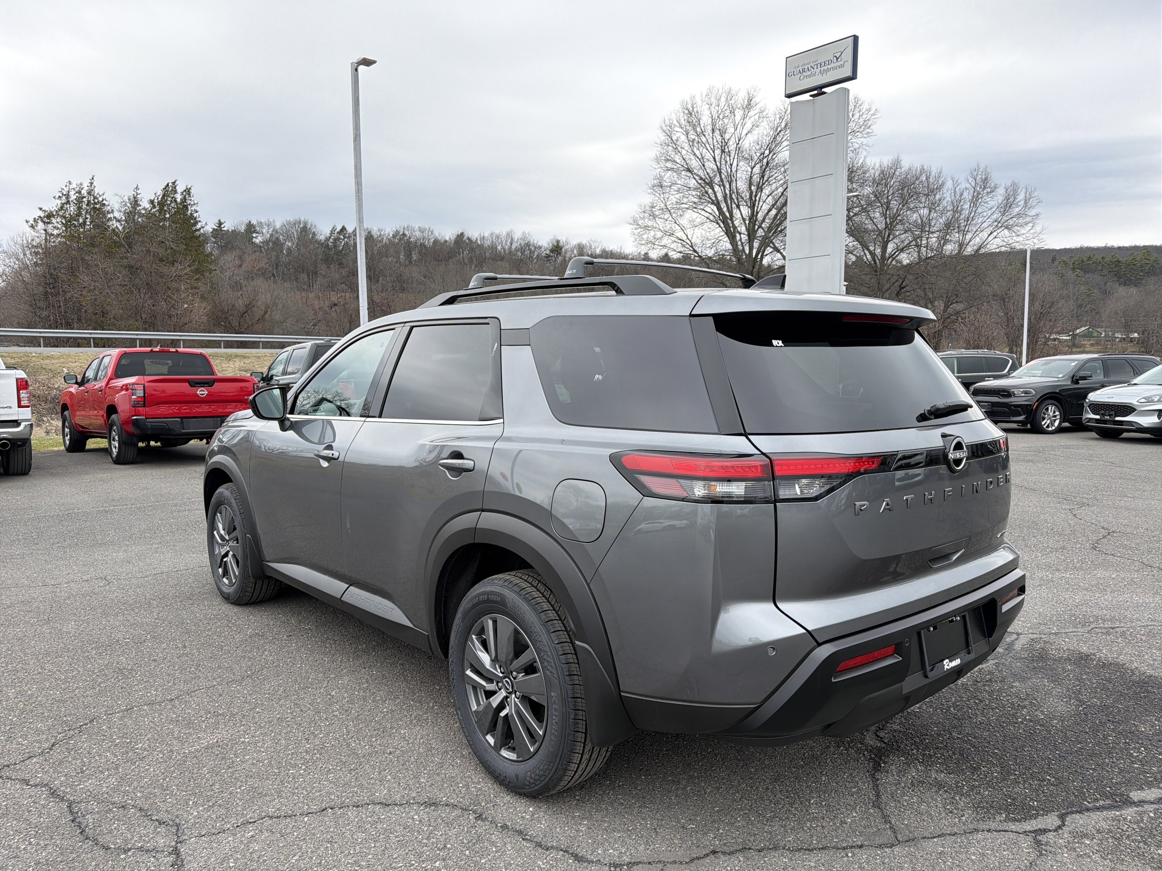 2026 Nissan Pathfinder SV