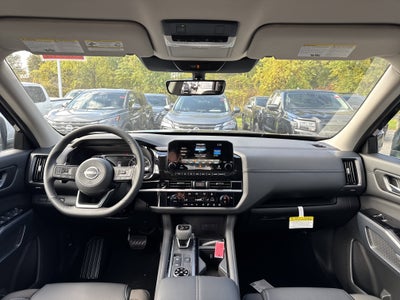 2025 Nissan Pathfinder SL