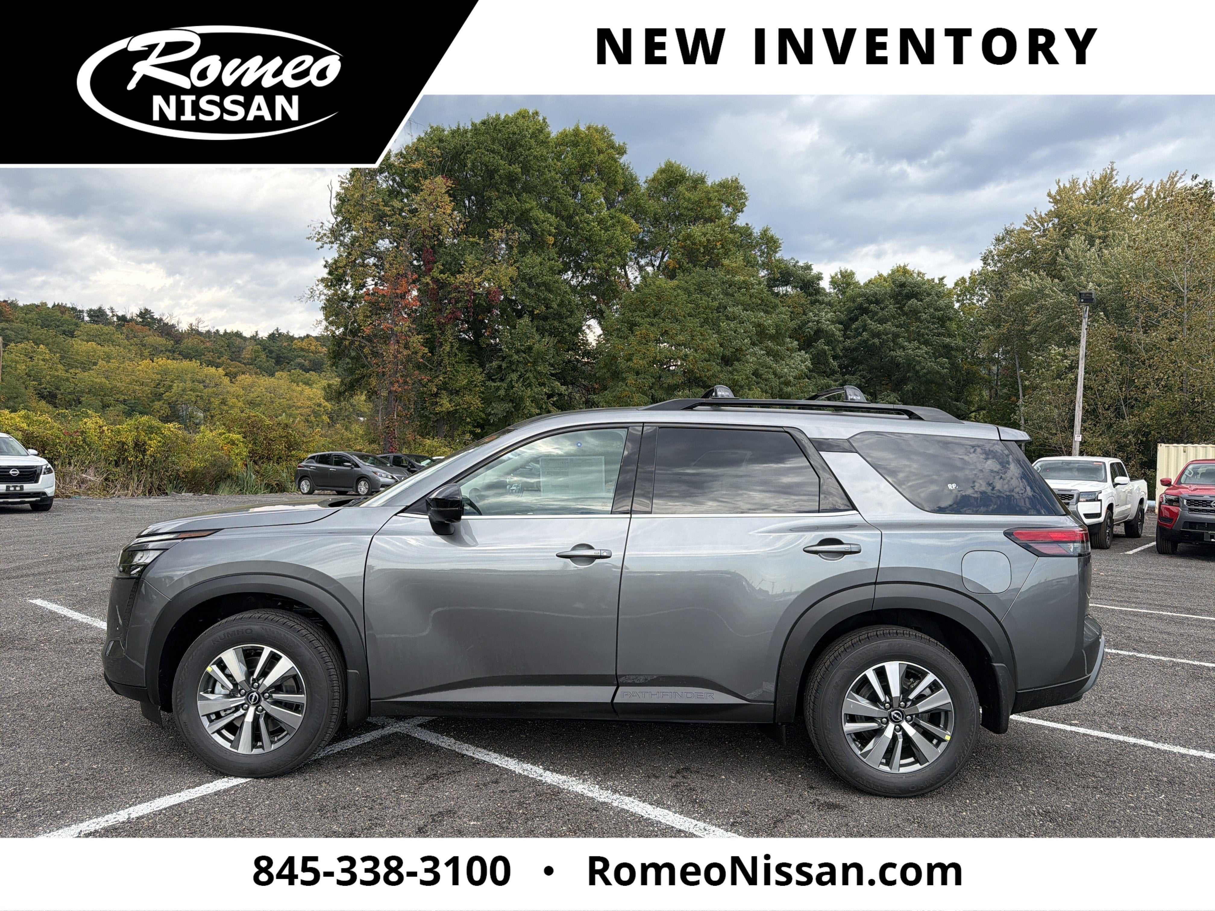 2026 Nissan Pathfinder SL