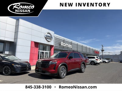 2026 Nissan Pathfinder SL