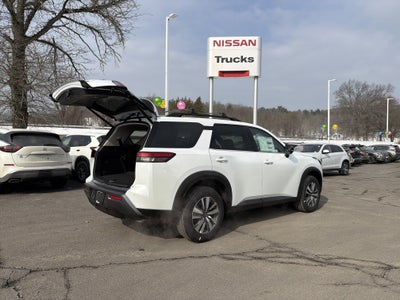 2026 Nissan Pathfinder SL