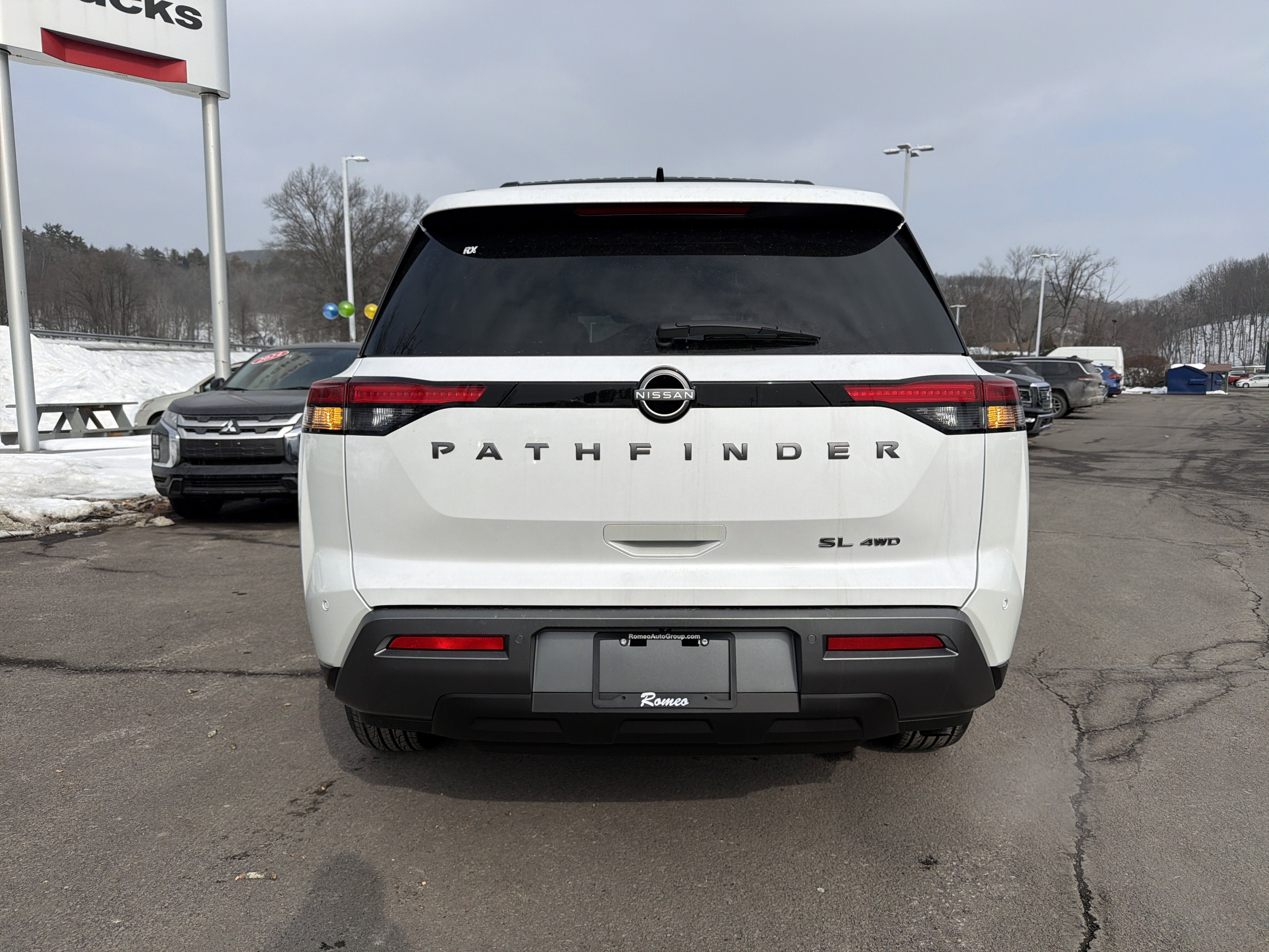 2026 Nissan Pathfinder SL