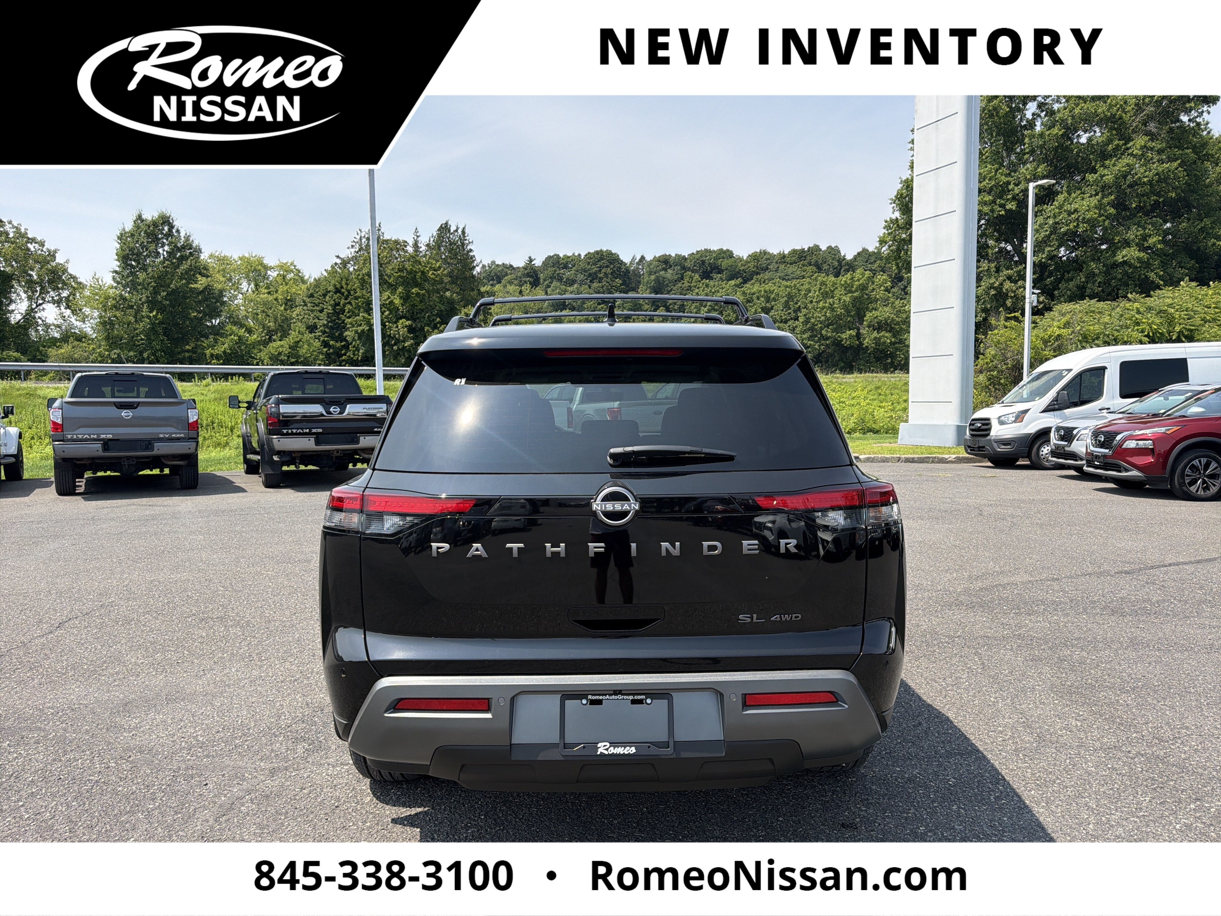 2026 Nissan Pathfinder SL