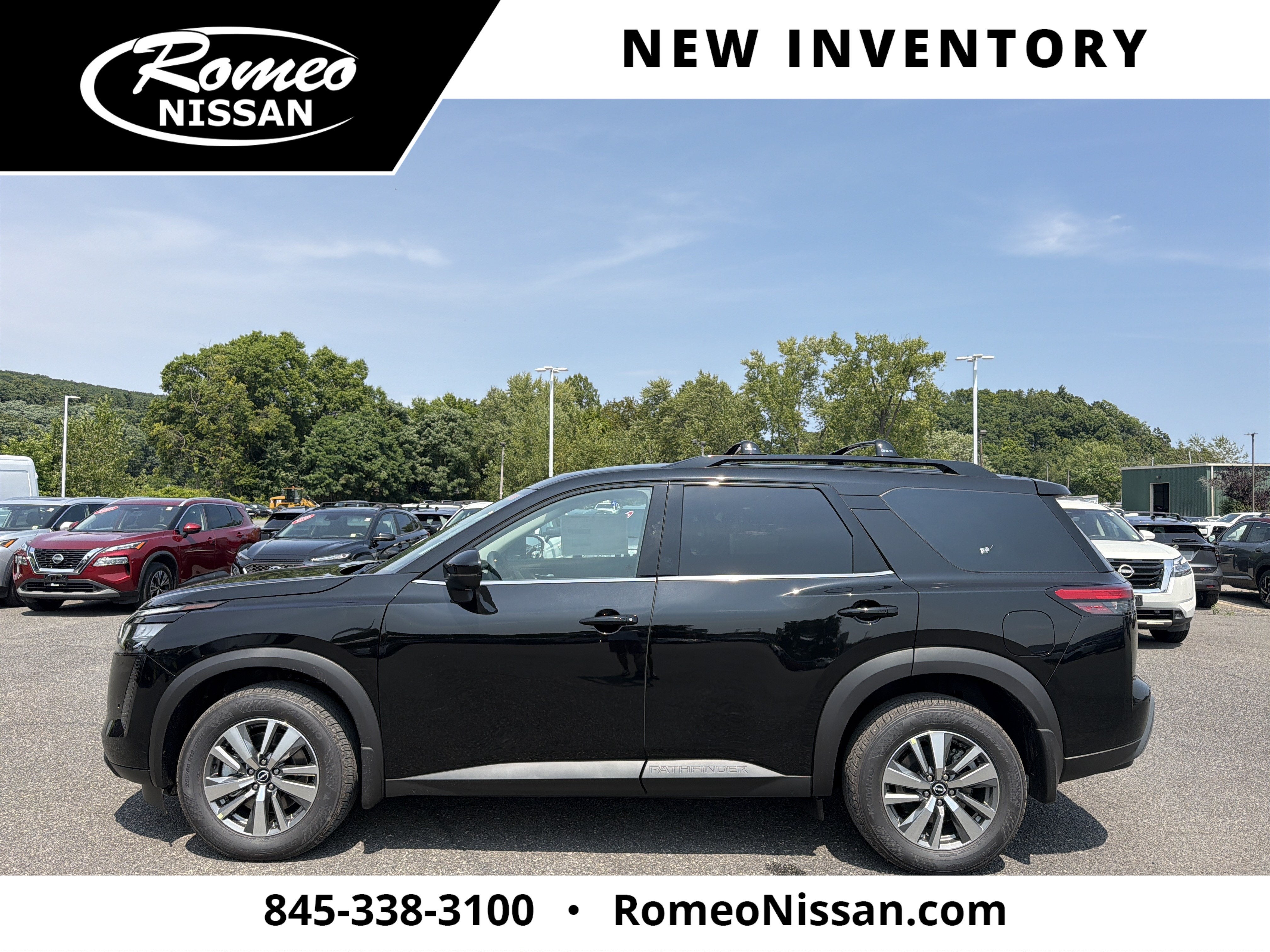 2026 Nissan Pathfinder SL