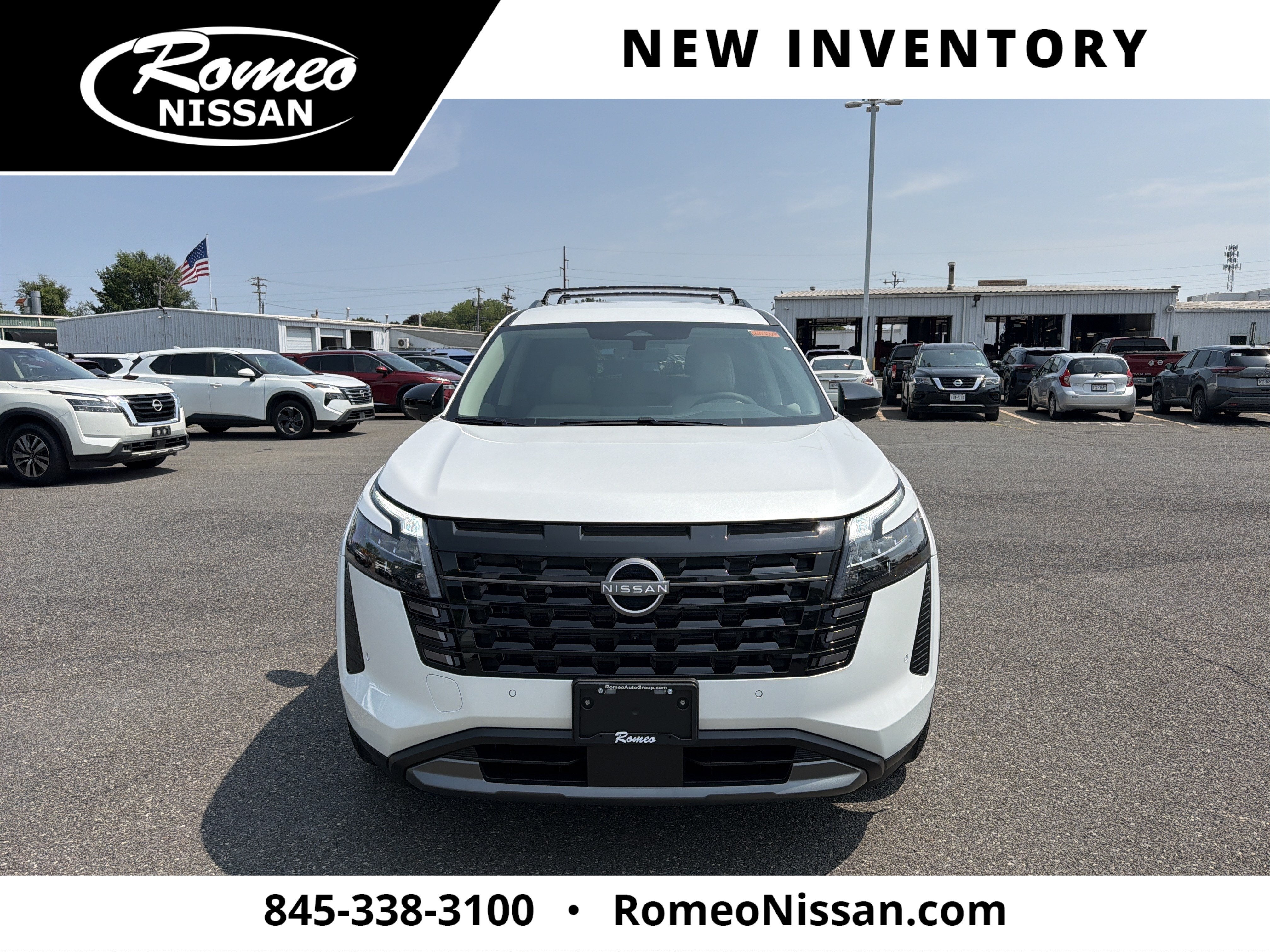 2026 Nissan Pathfinder SL