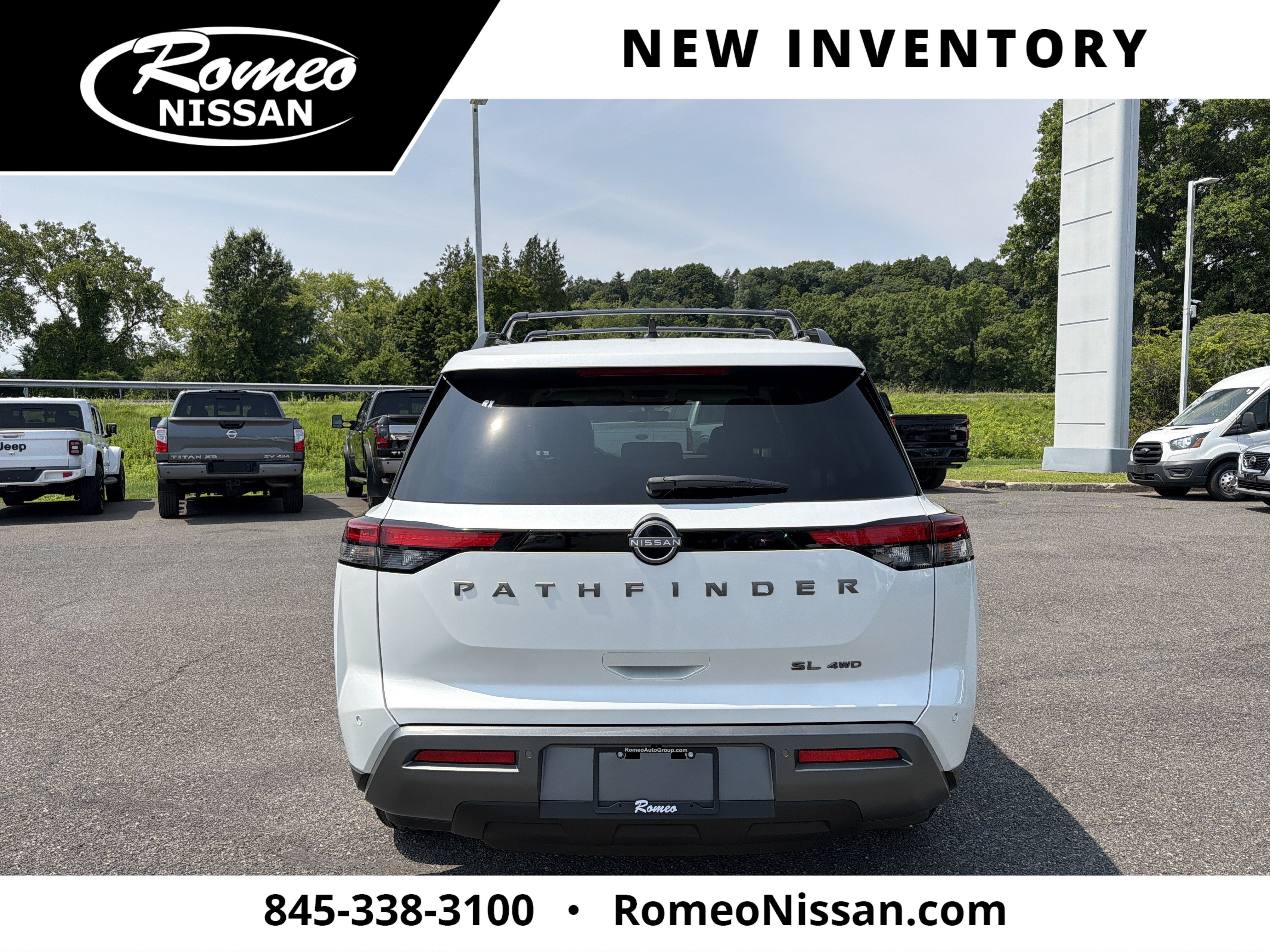 2026 Nissan Pathfinder SL
