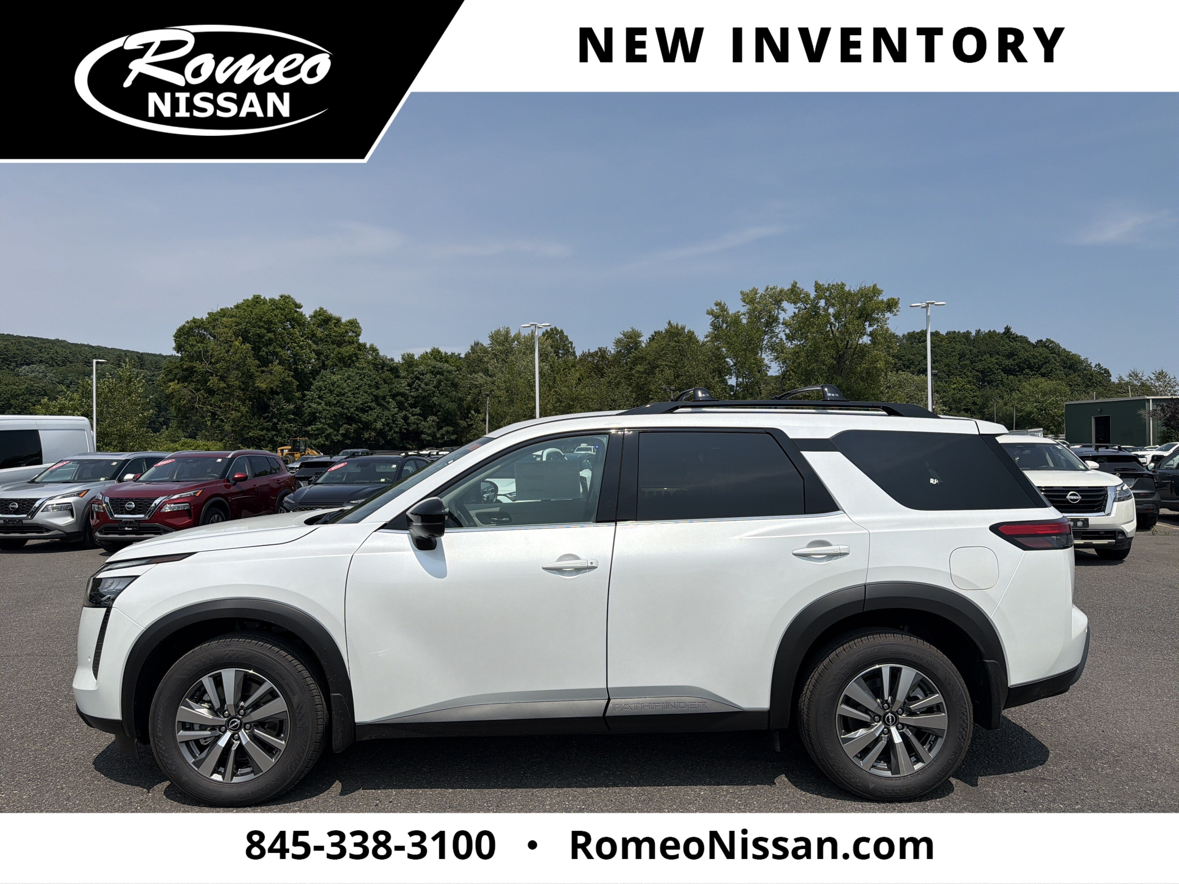 2026 Nissan Pathfinder SL