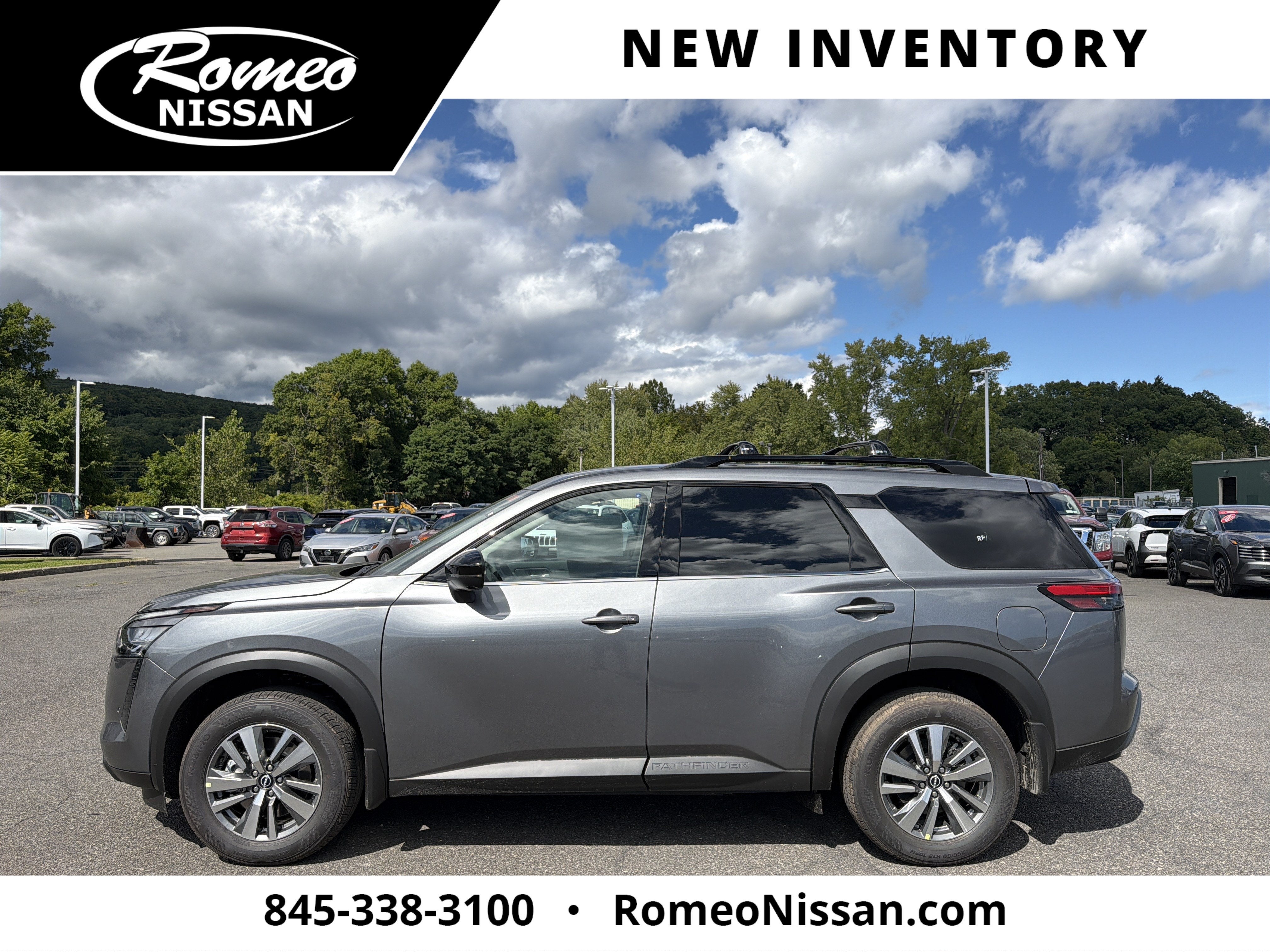 2026 Nissan Pathfinder SL