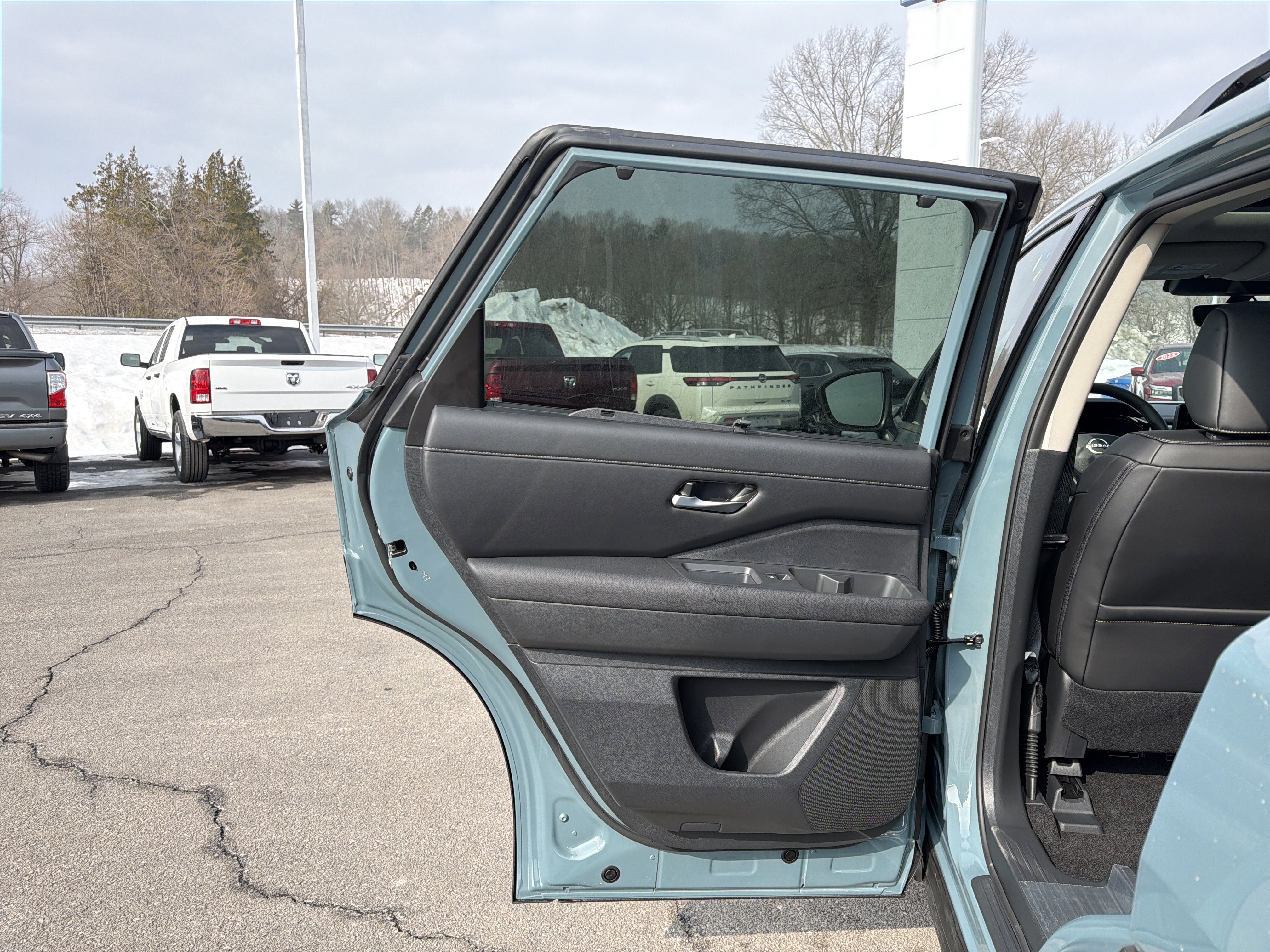 2026 Nissan Pathfinder SL